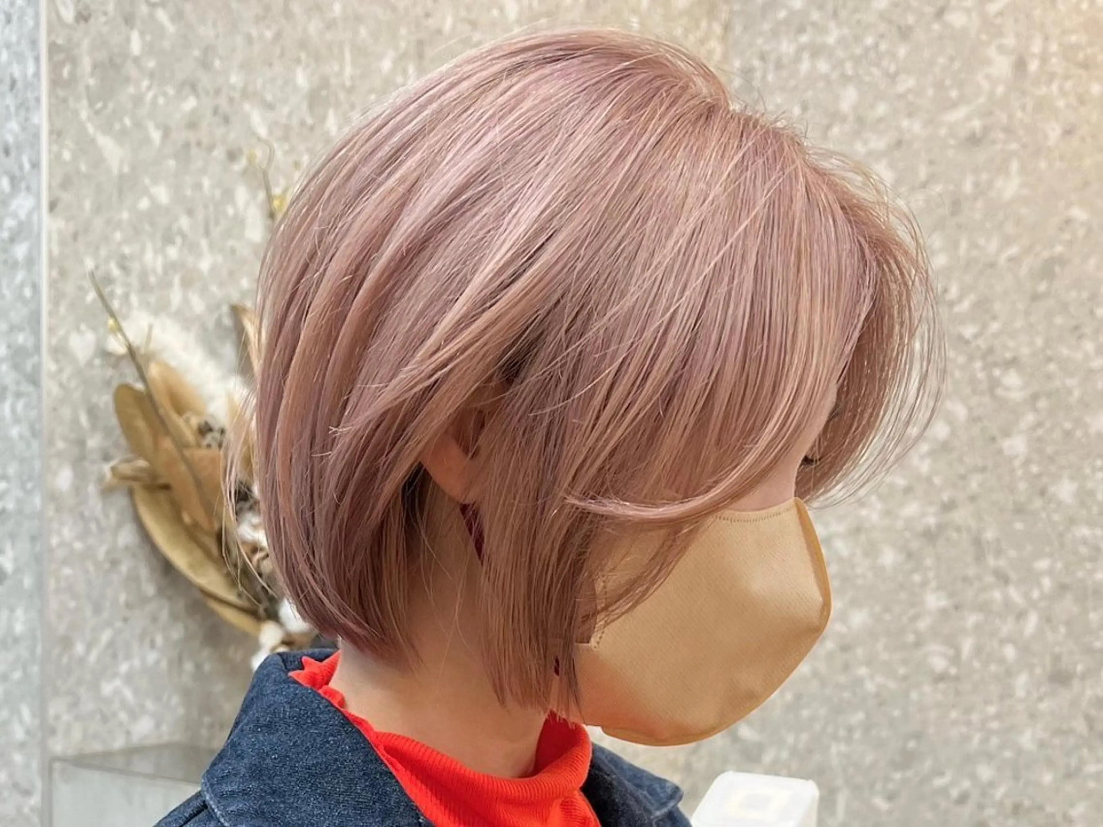 カラー 塔尾 真那のヘアスタイル
