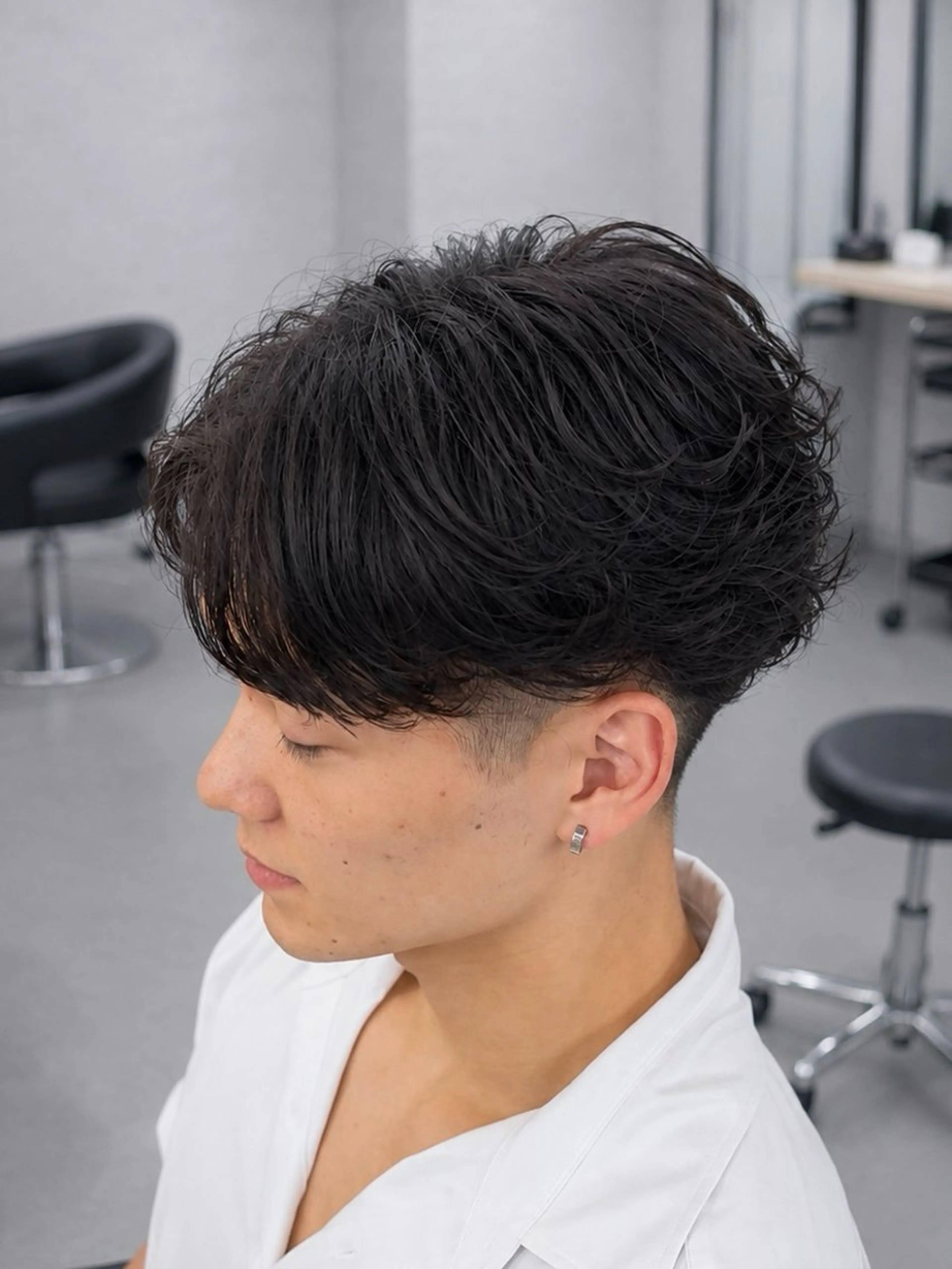 ミディアム パーマ ヘアアレンジ メンズ ミディアムパーマ フェザーパーマ メンズパーマ シャドーパーマ ニュアンスパーマ 🔥ニュアンス フェザー小林海斗🔥のヘアスタイル
