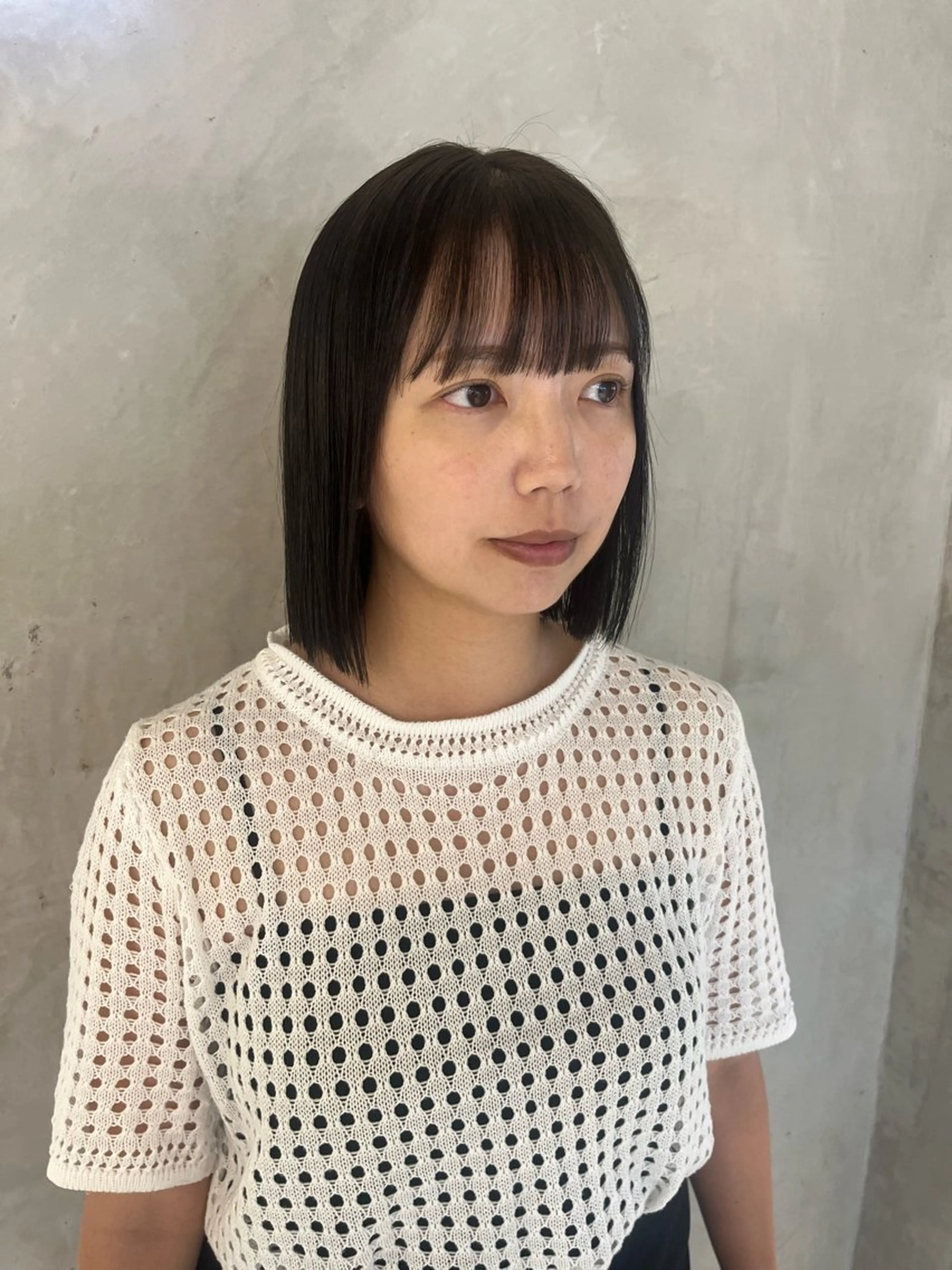 ミディアム カラー カット ヘアカラー トリートメント 切りっぱなしボブ/ 艶カラー/綾莉のヘアスタイル