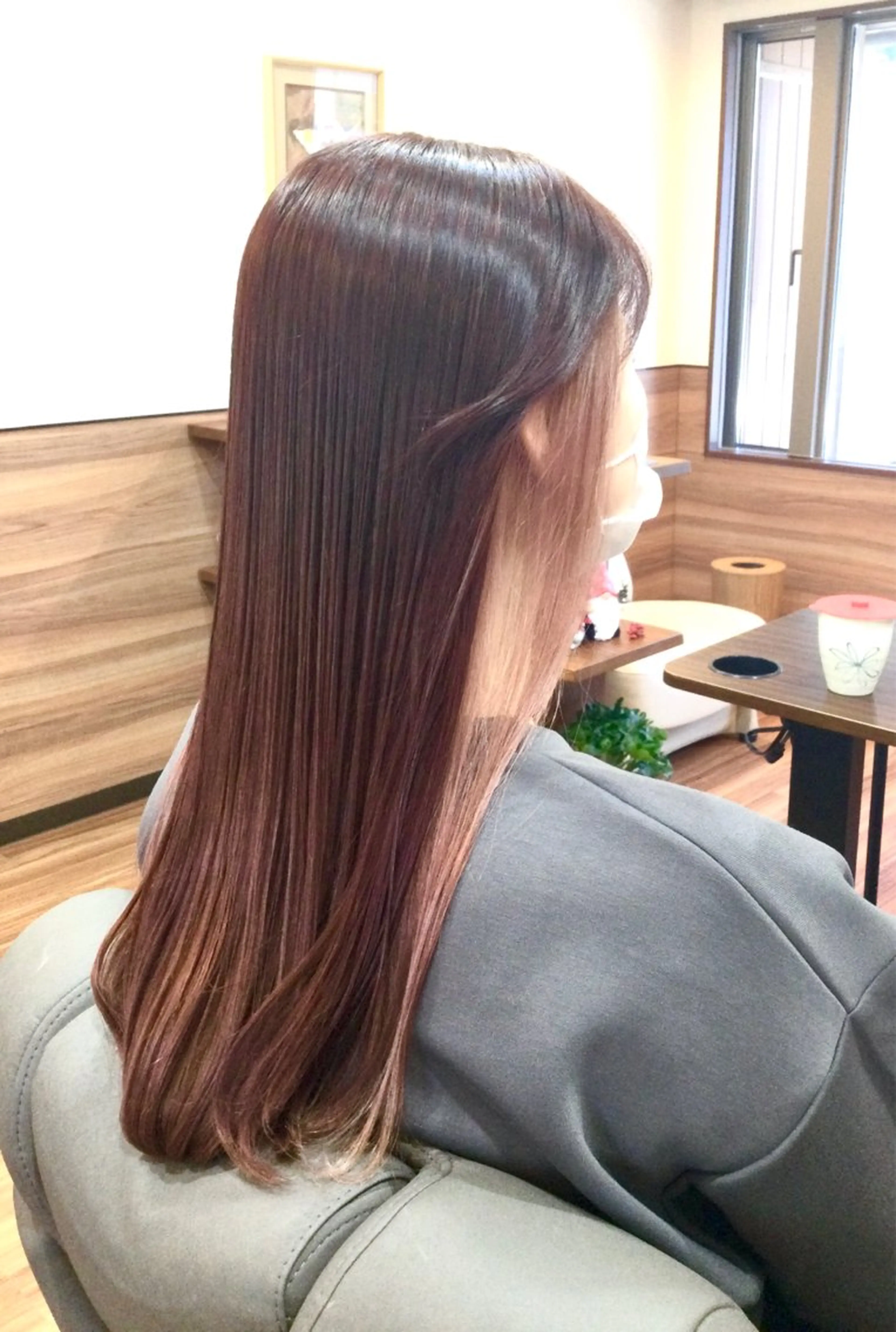 ロング カラー インナーカラー ピンクカラー カット パーマ トリートメント Annon プライベートサロンのヘアスタイル