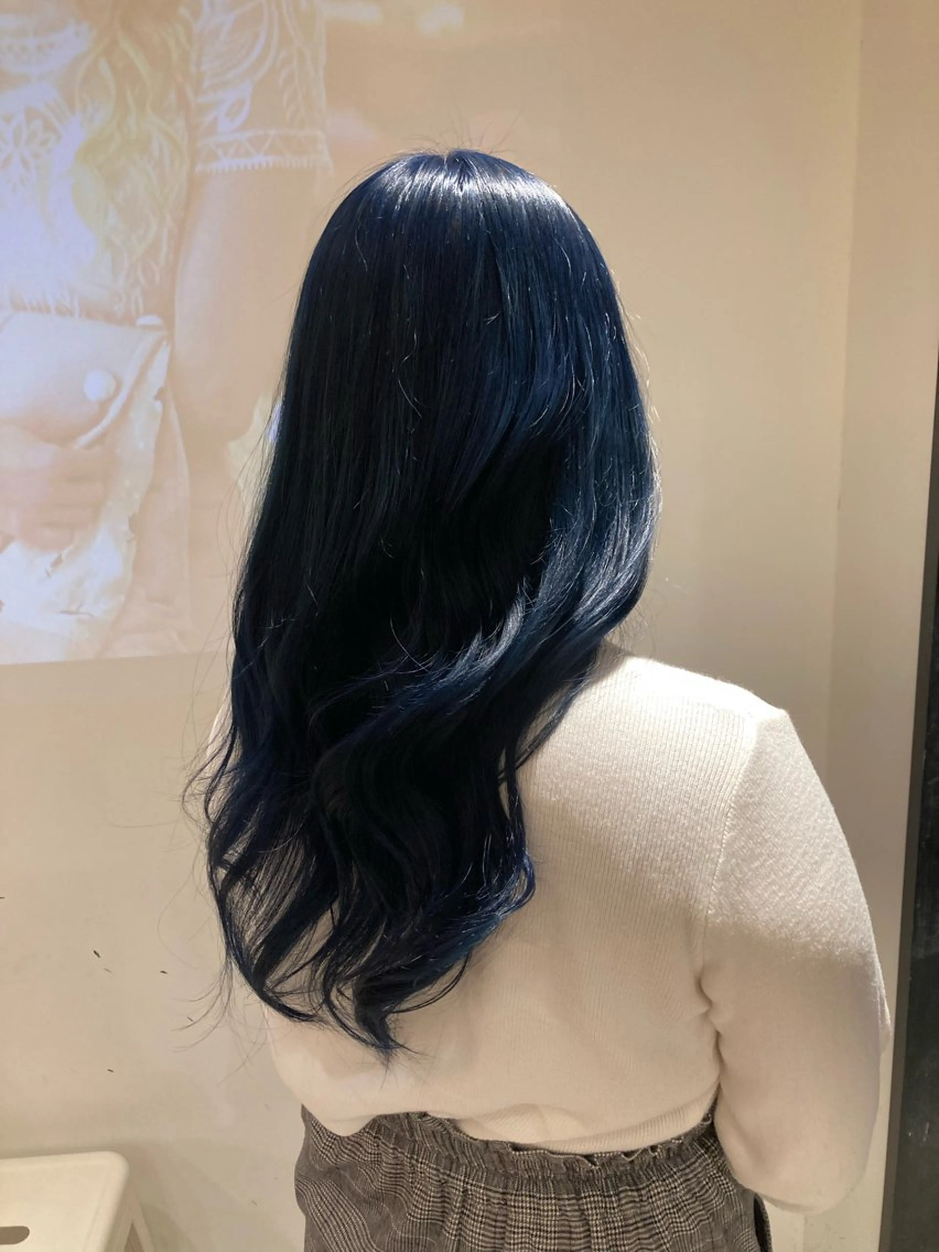 ロング カラー ブリーチ ネイビーカラー ヘアカラー comon所属・高木 玲奈のヘアスタイル