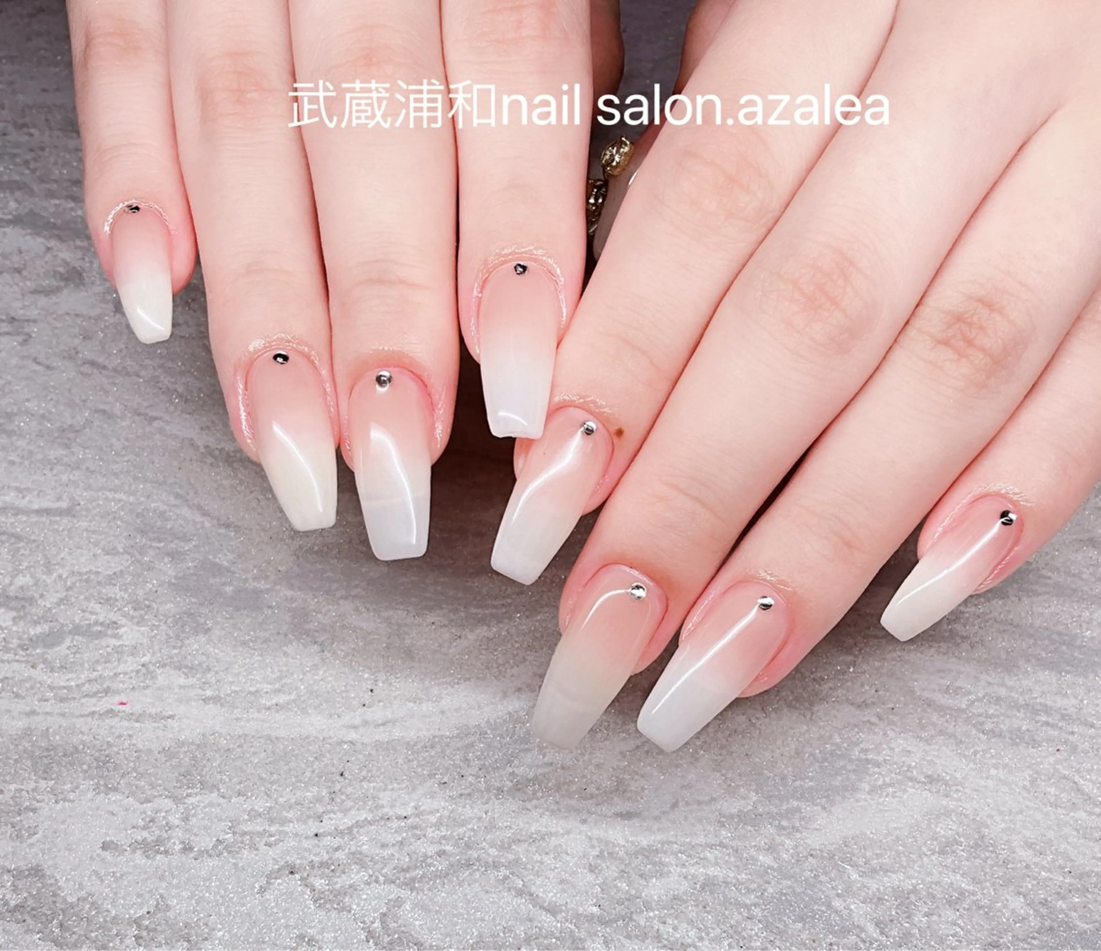 ネイル ハンドネイル R inのネイルデザイン