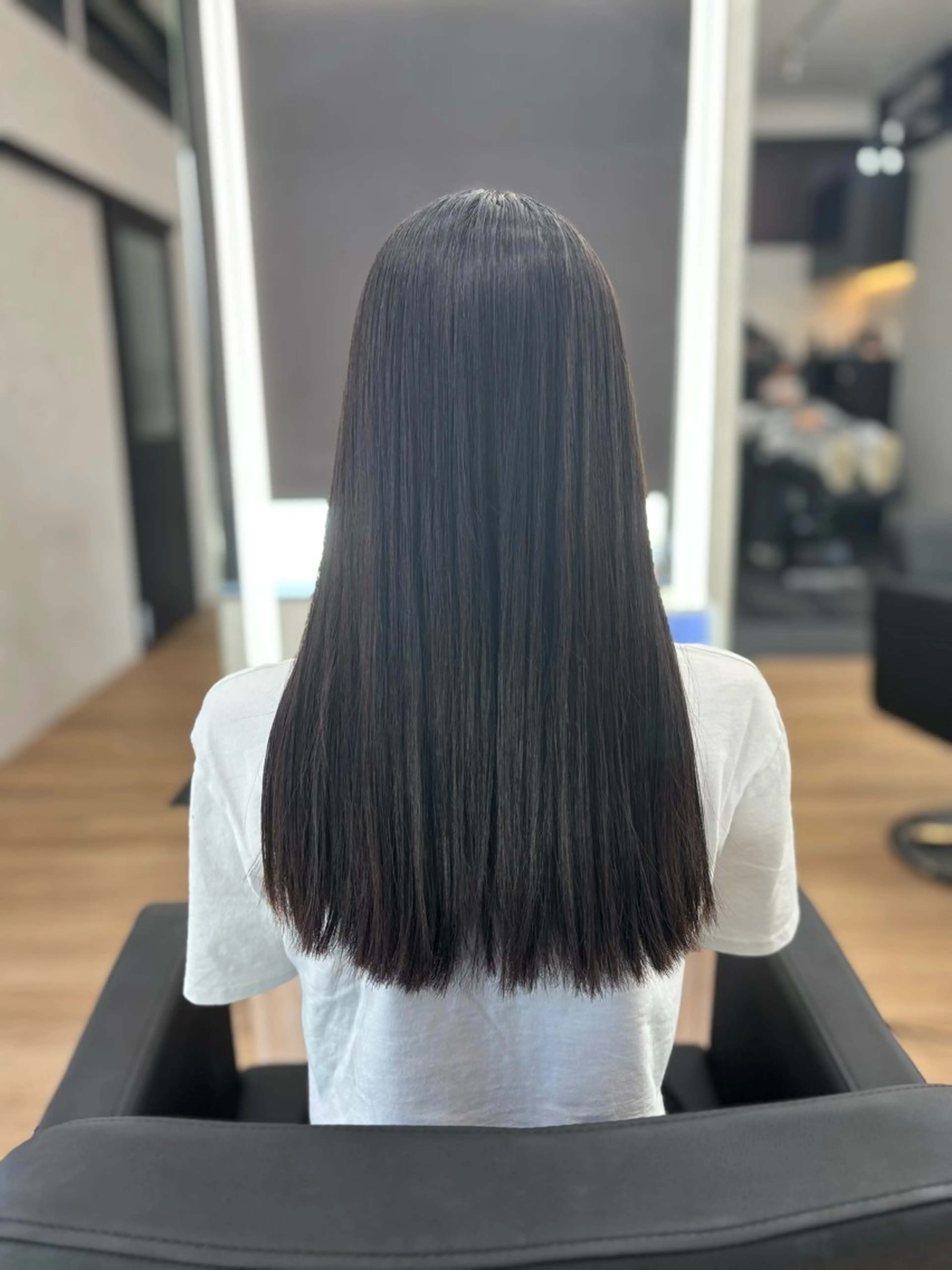 ロング 縮毛矯正 與儀 夢菜のヘアスタイル