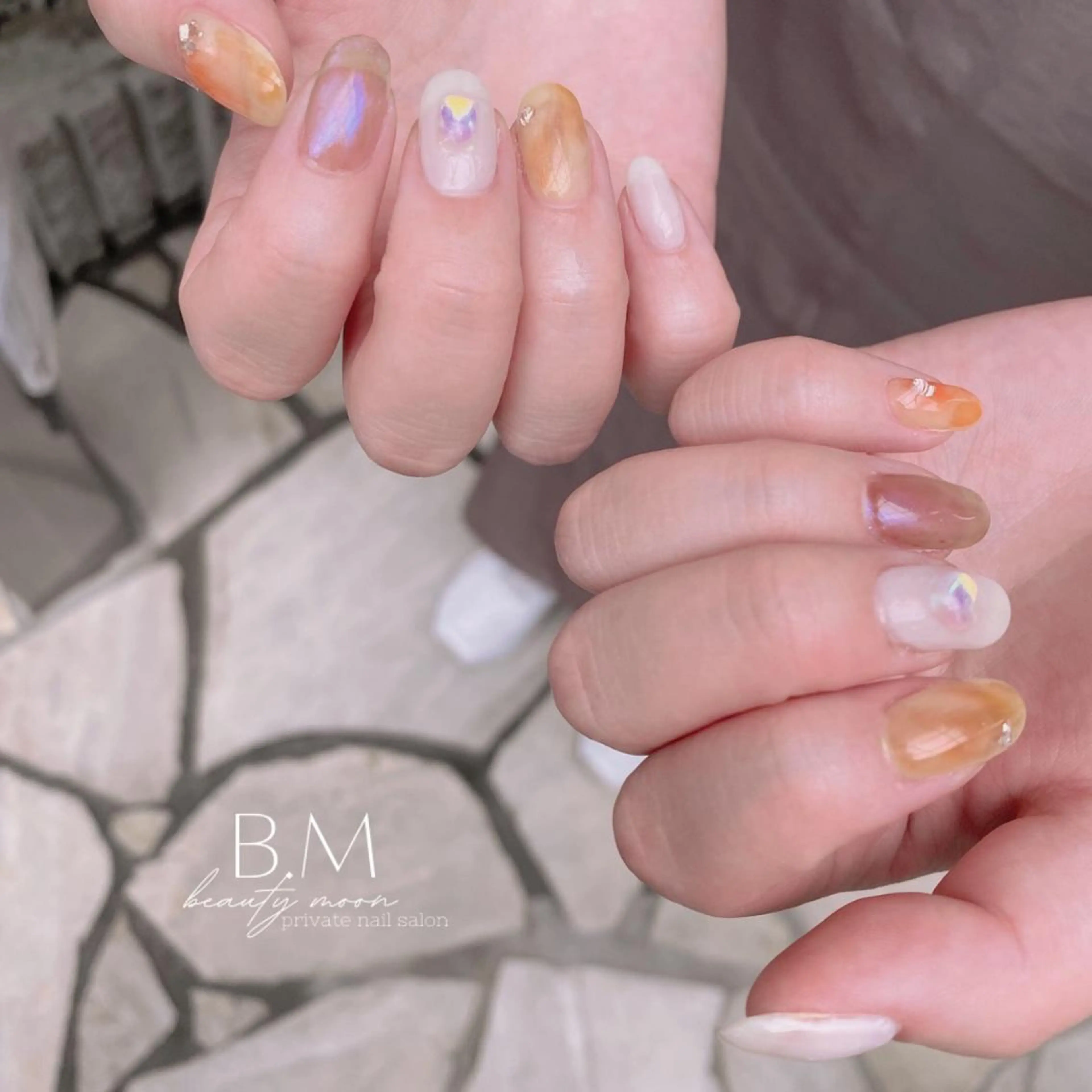 ネイル オーロラネイル カジュアル 持ち込み ニュアンスネイル オレンジ ハンドネイル beauty ☪︎moonのネイルデザイン