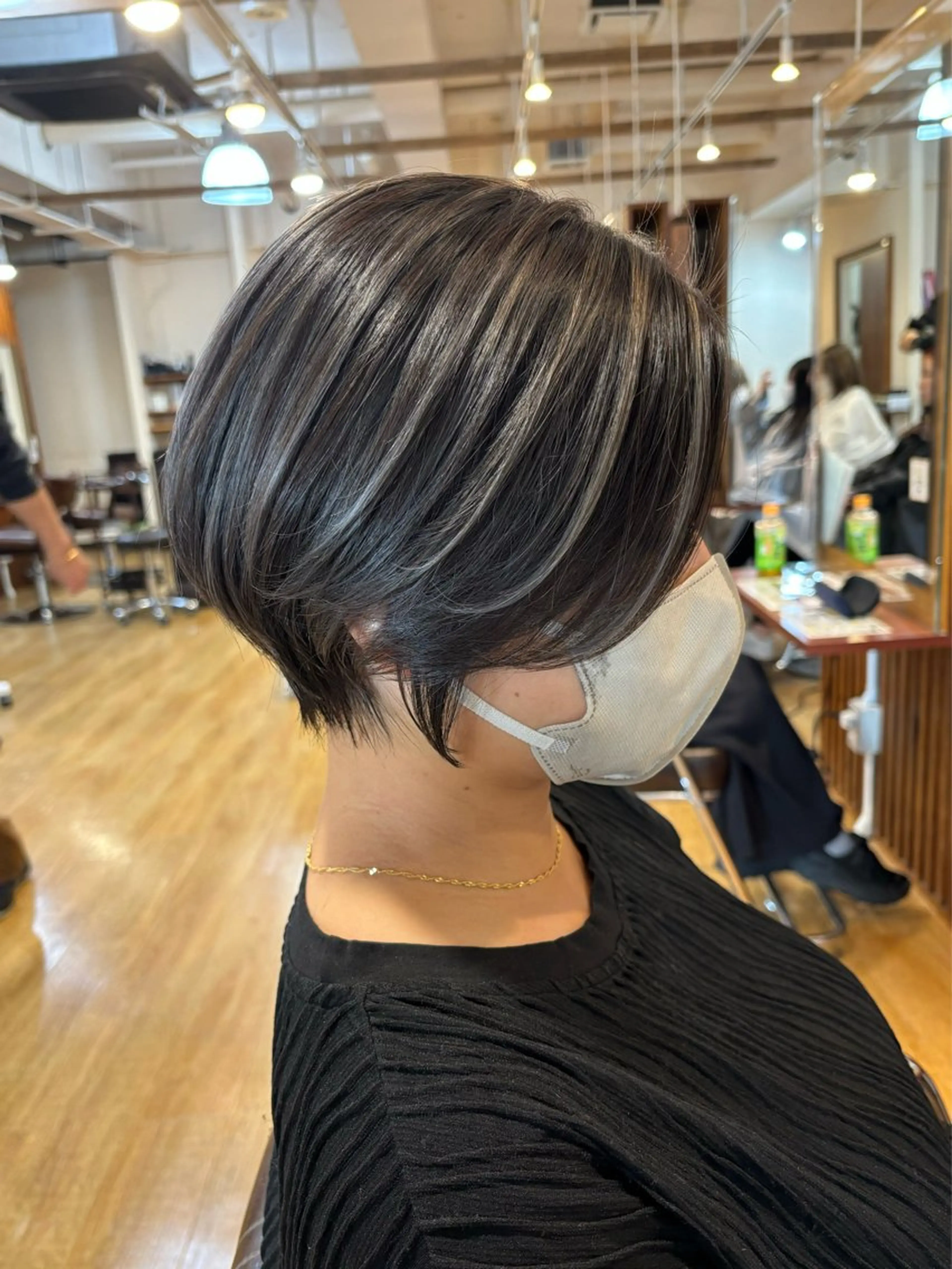 【ショート～ボブ限定】カット+デザインカラー(ブリーチ2回)+4stepトリートメントの写真