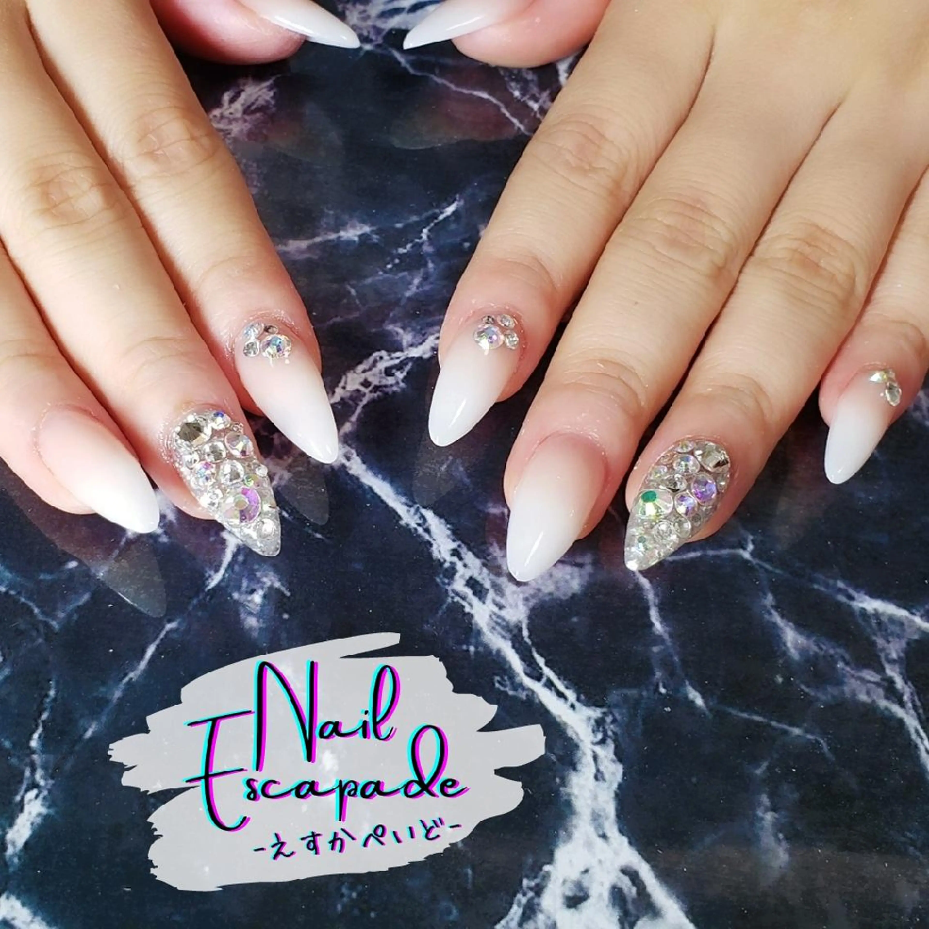 ミディアム ネイル ハンドネイル クロキ 。のネイルデザイン