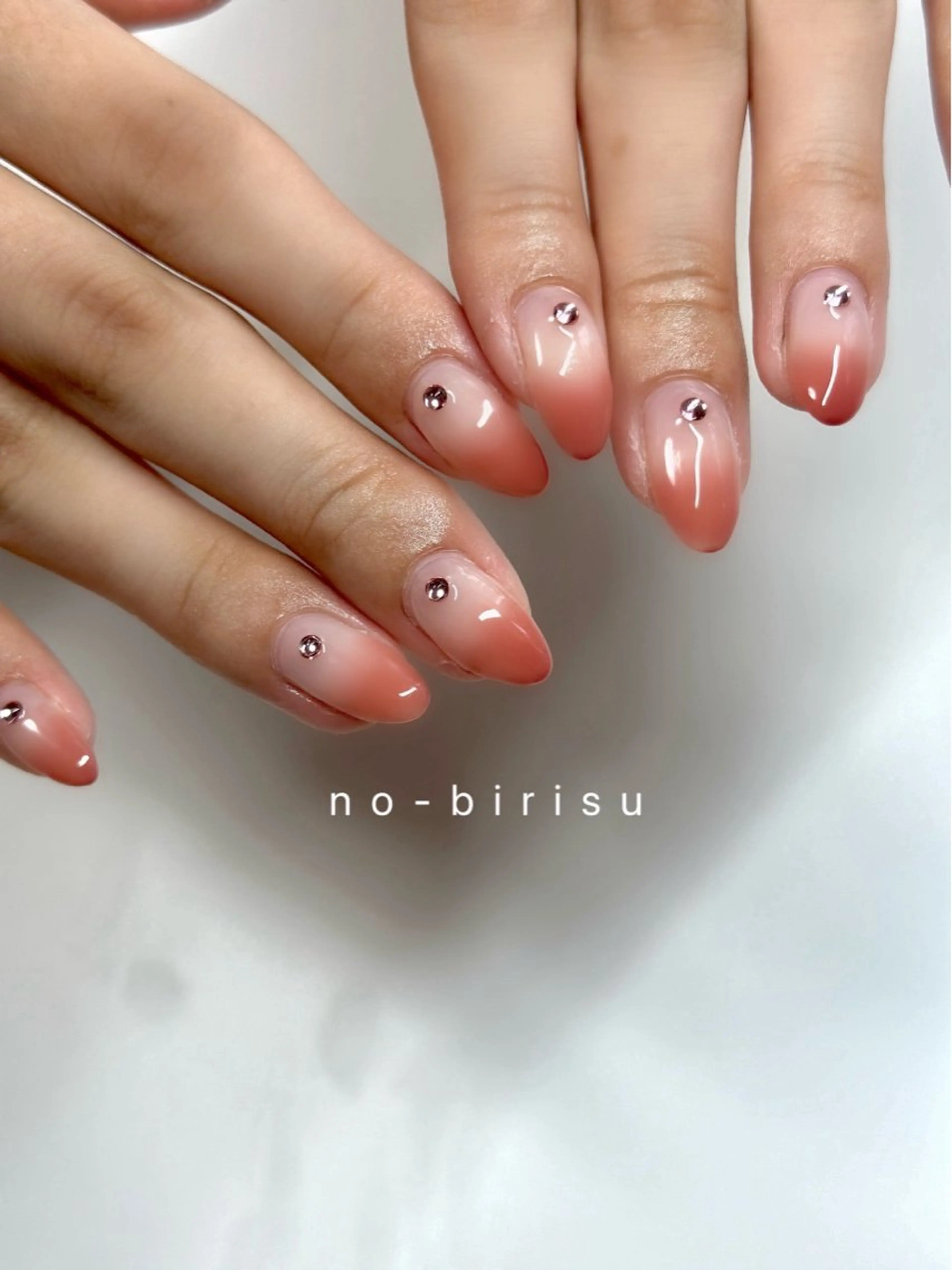 ネイル ストーンネイル ハンドネイル no-birisu nailのネイルデザイン
