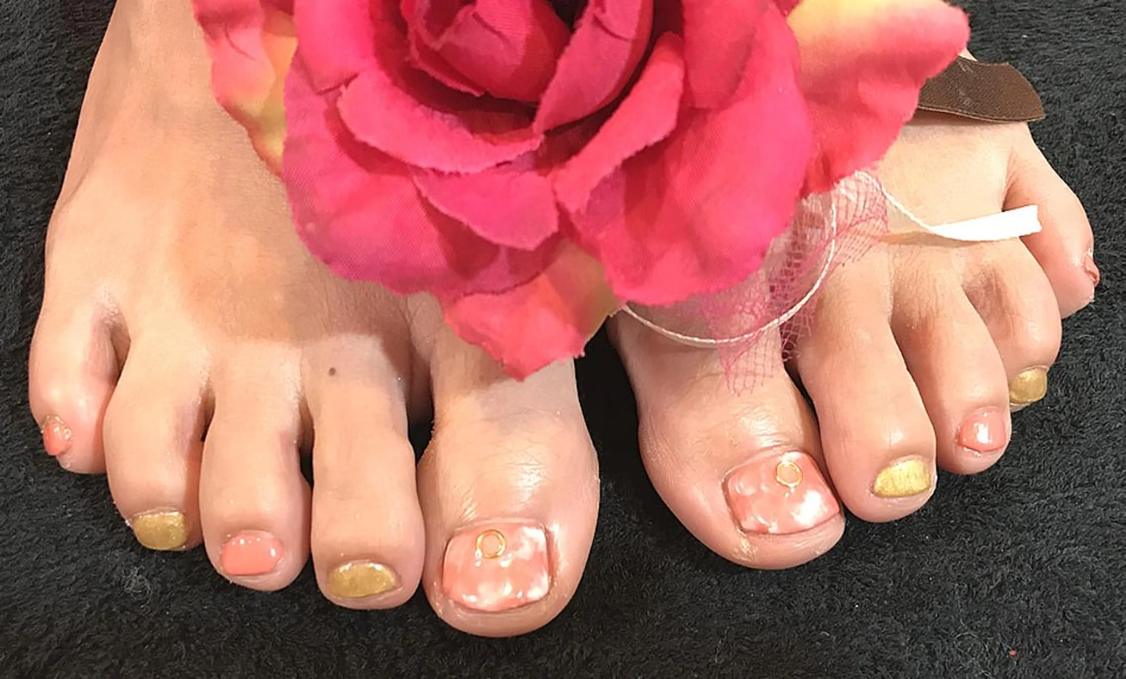 ネイル フットネイル ジェルネイル イワサキ  のネイルデザイン