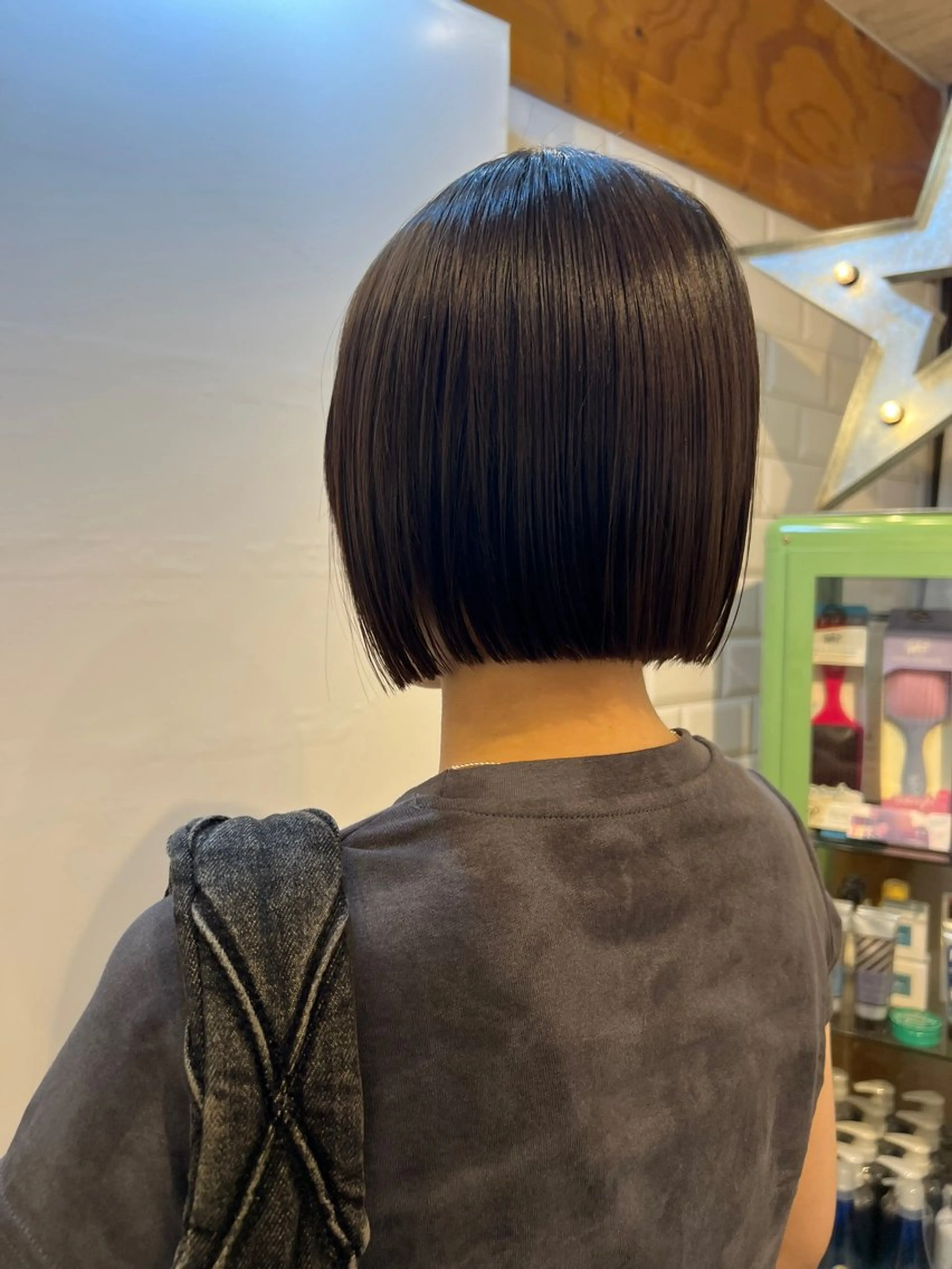 ショート ボブ 顔周りカット ハイライト 縮毛矯正 カット 縮毛矯正 トリートメント KANA/ボブ/ インナーカラー/艶髪のヘアスタイル