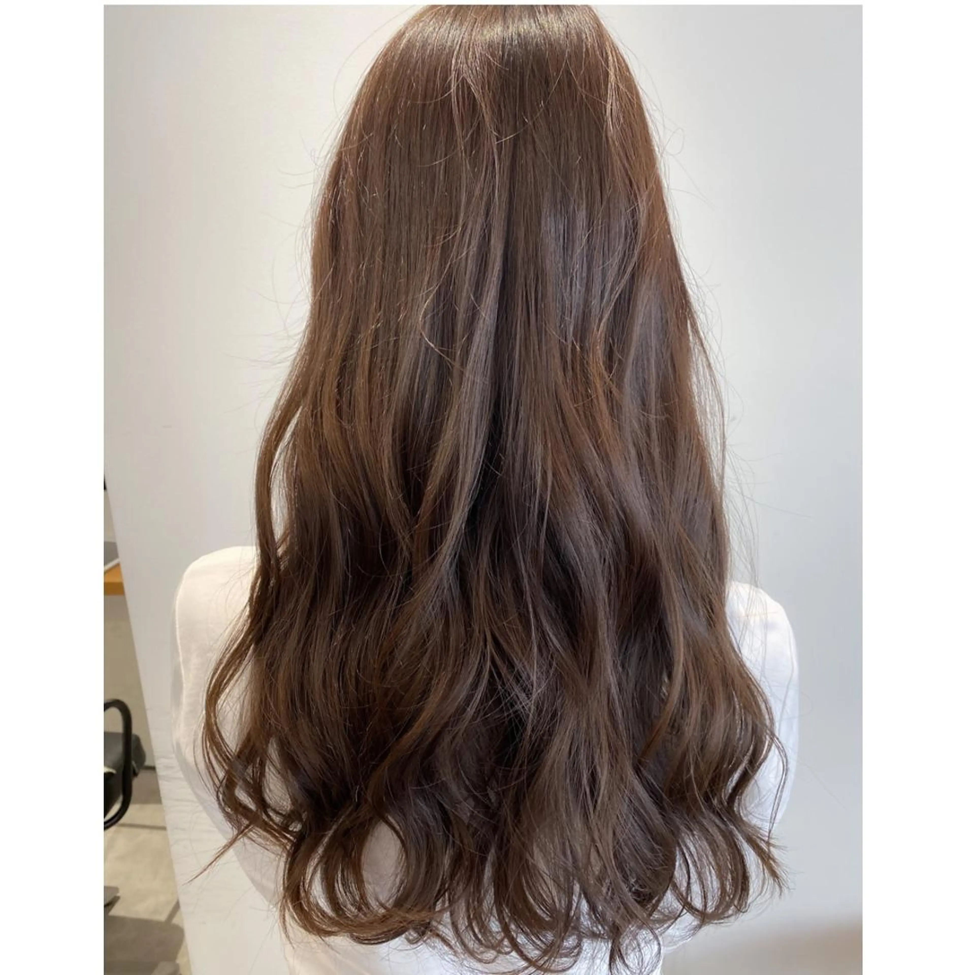 ロング カラー アッシュ アッシュブラウン ブラウンカラー 小國 綾かのヘアスタイル