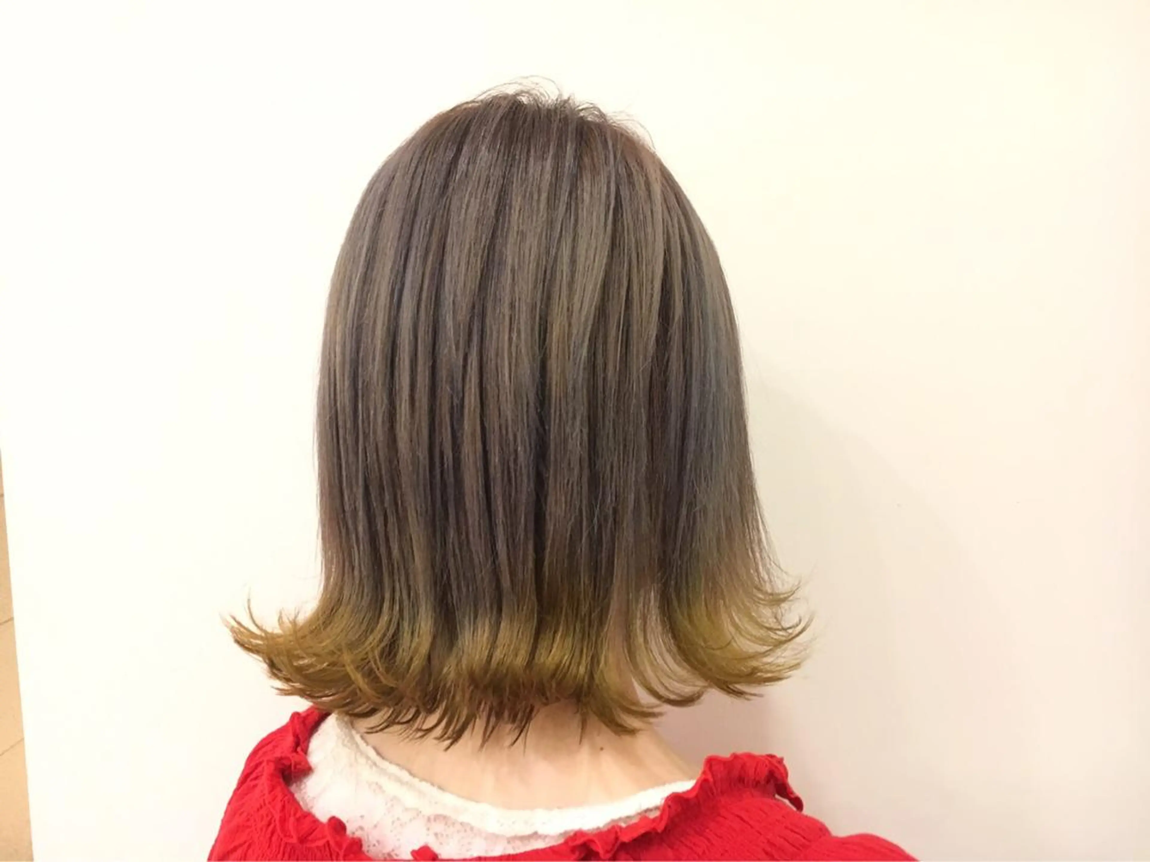 ショート カラー 野上 綾香のヘアスタイル