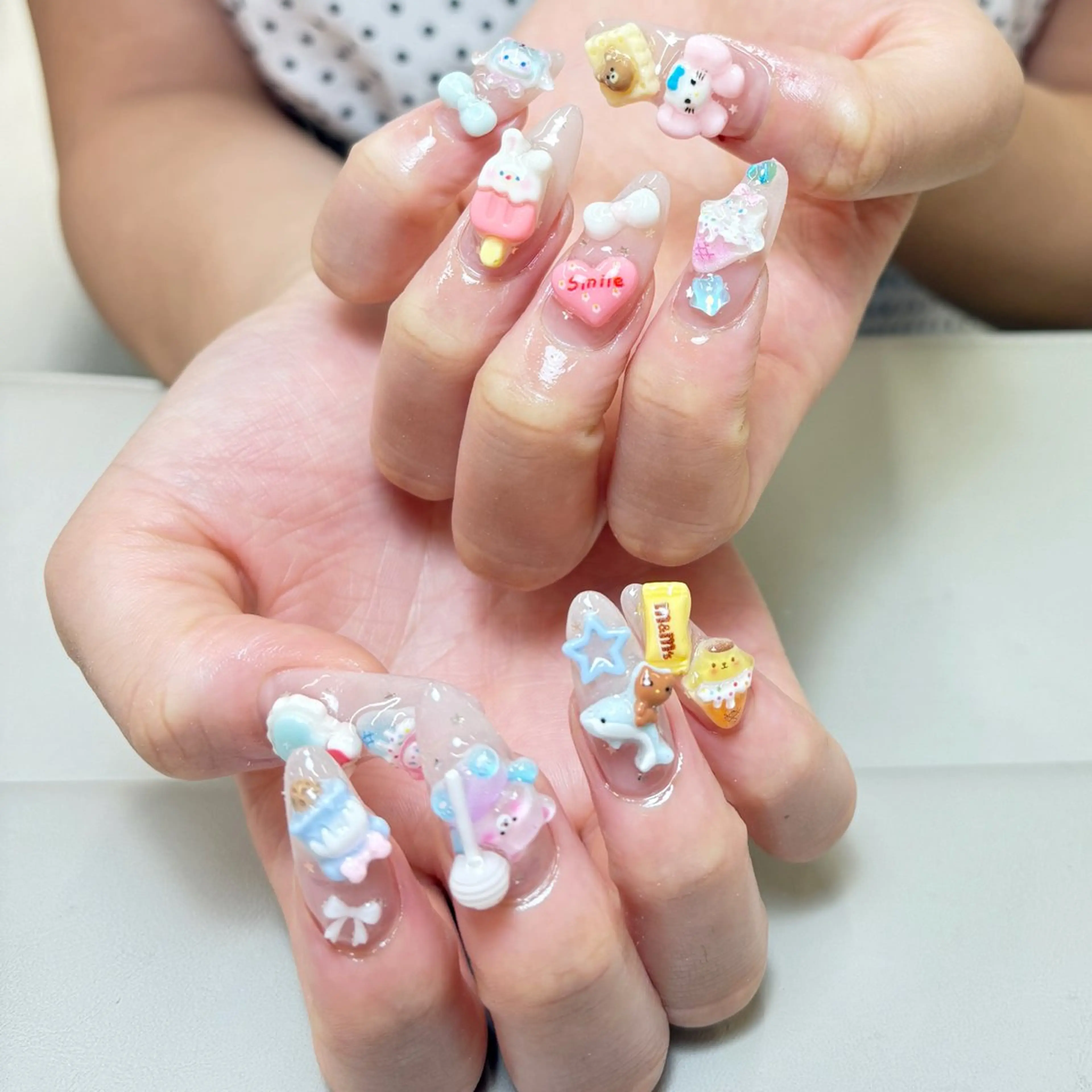 ネイル ハンドネイル AngelChris ビューティーサロン琳のネイルデザイン