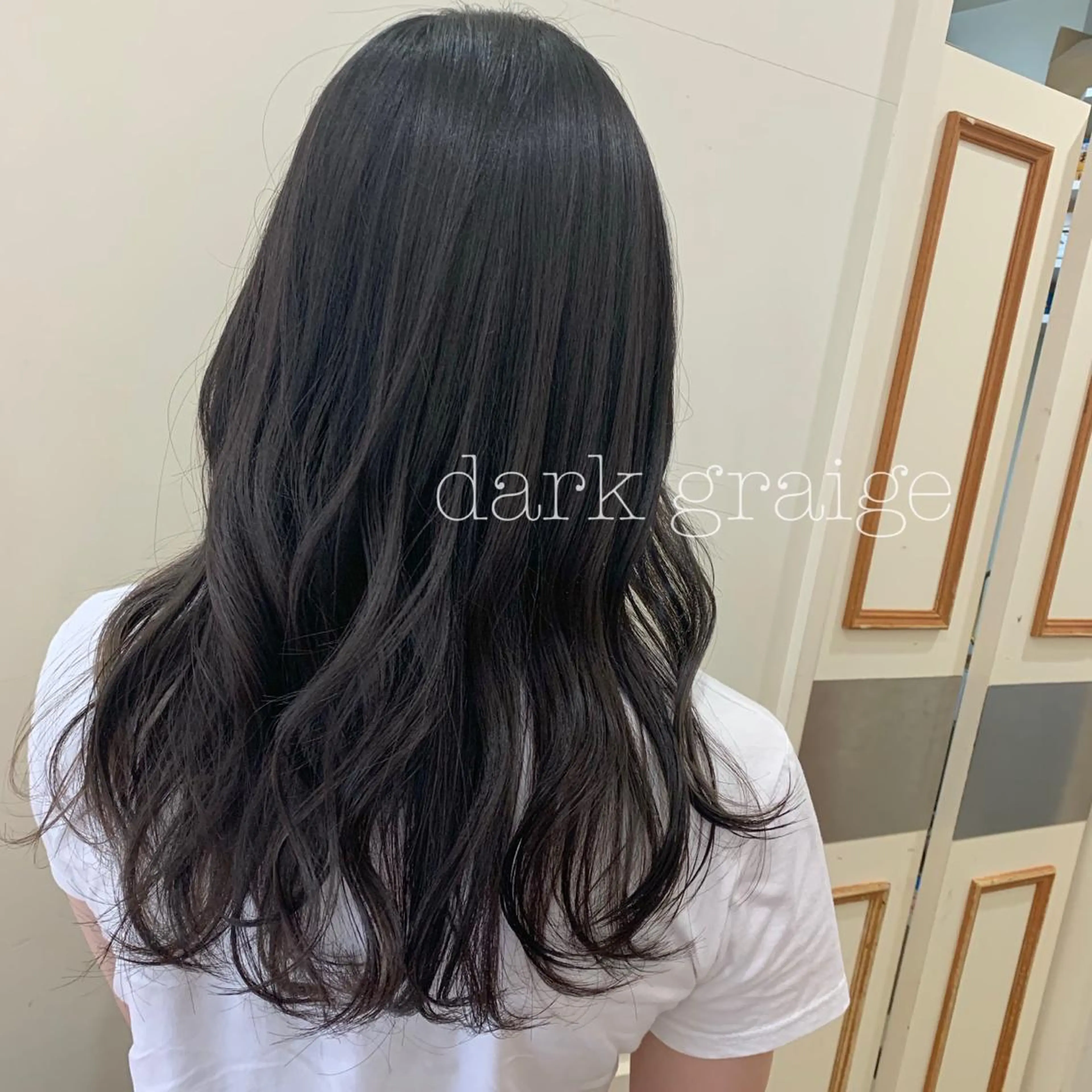 セミロング カラー ぱつっとボブ/ 小野あかねのヘアスタイル