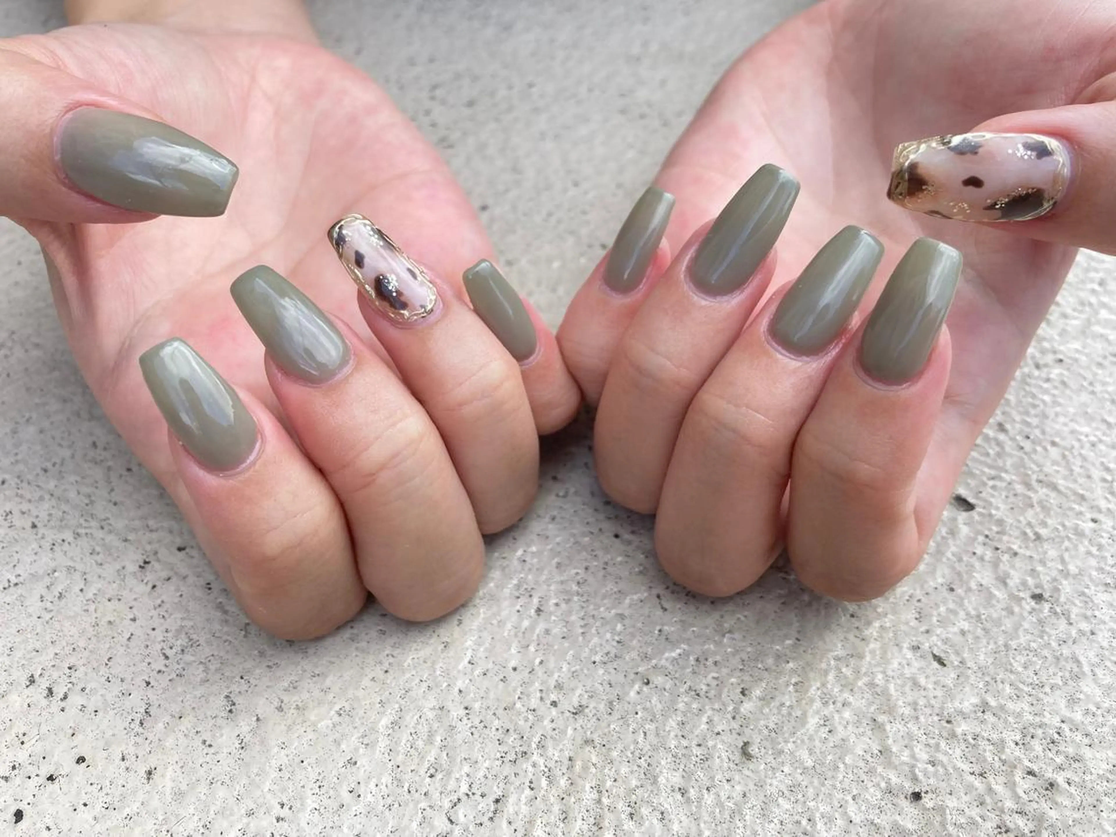 セミロング ネイル ハンドネイル フットネイル ✴︎ Delightのネイルデザイン