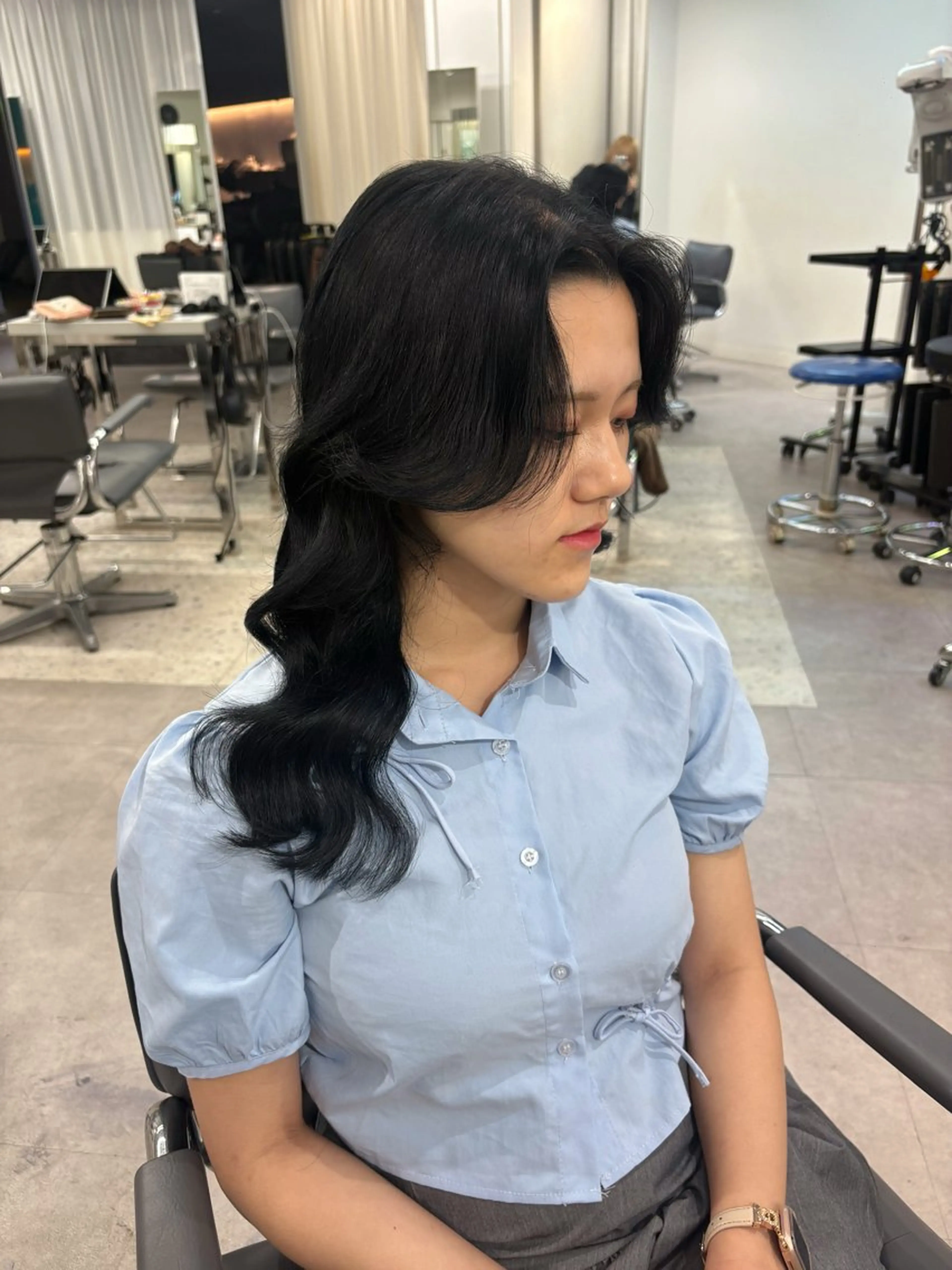 ロング カラー ブリーチ ブルーカラー ブリーチなしカラー 縮毛矯正 カットモデル/渋谷 ソナのヘアスタイル