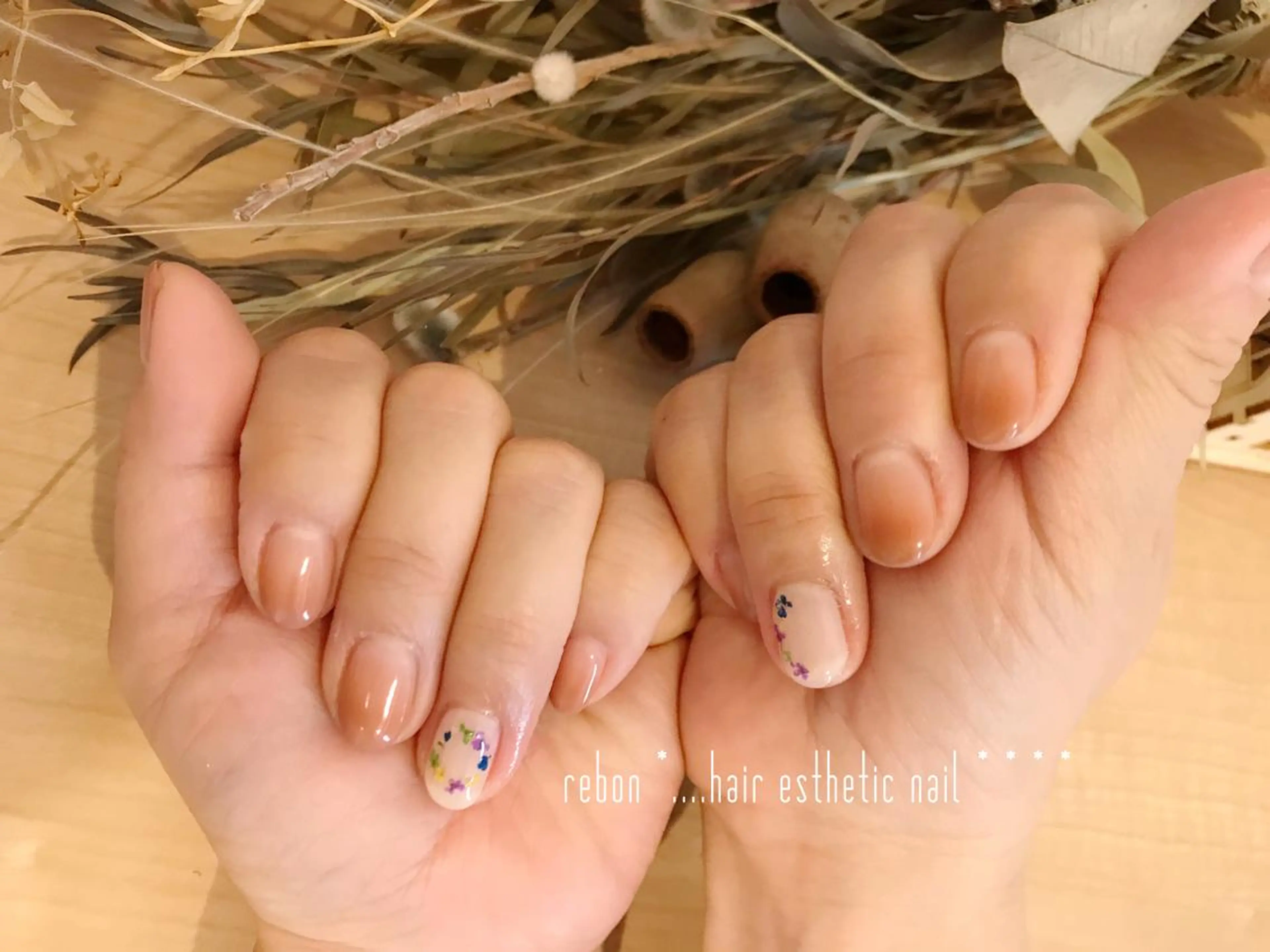 ネイル ハンドネイル フットネイル rebon＊ natsukiのネイルデザイン