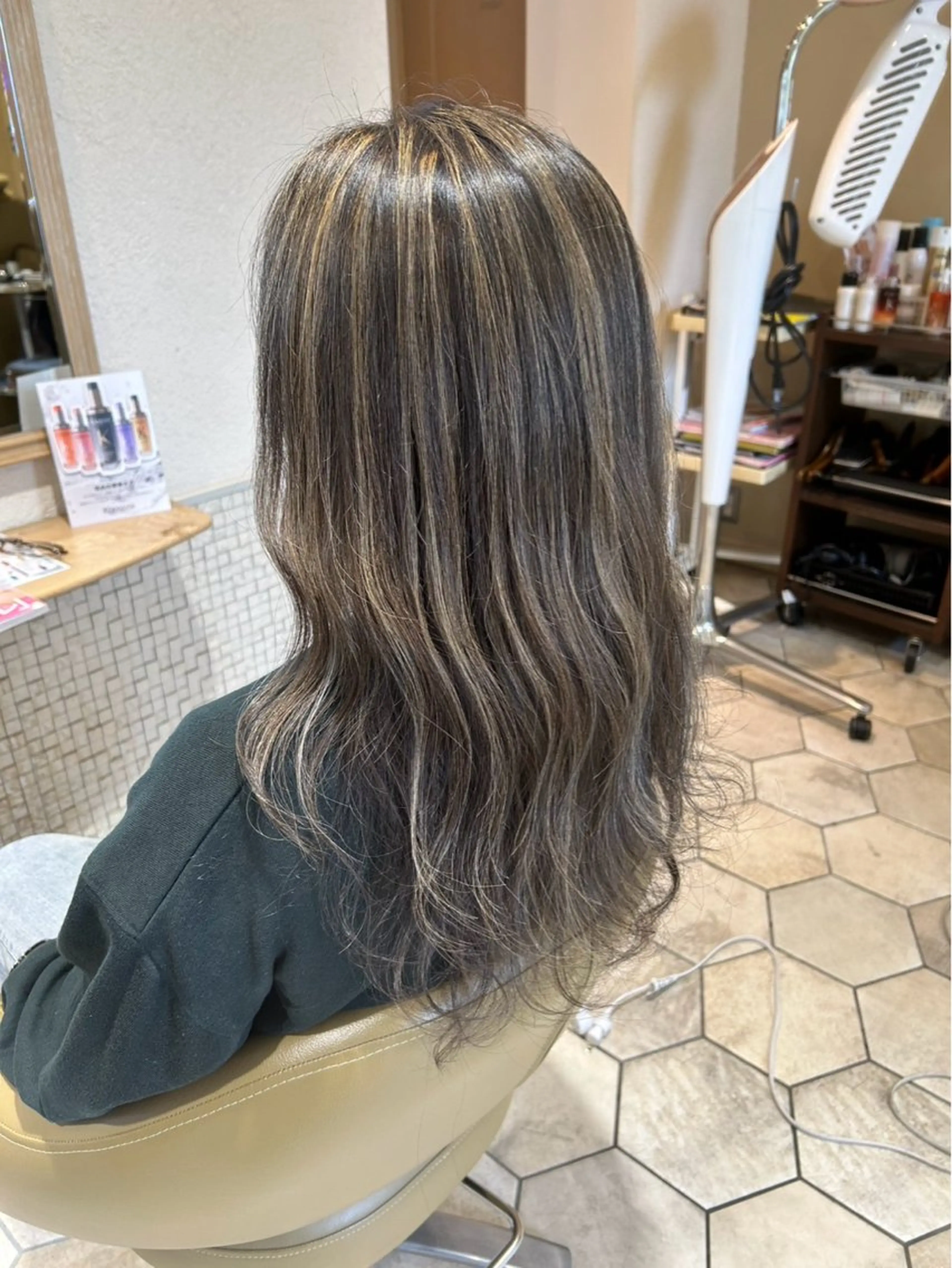 ロング カラー 透明感カラー ハイライトカラー ハイライト ロング 藤本 早耶のヘアスタイル