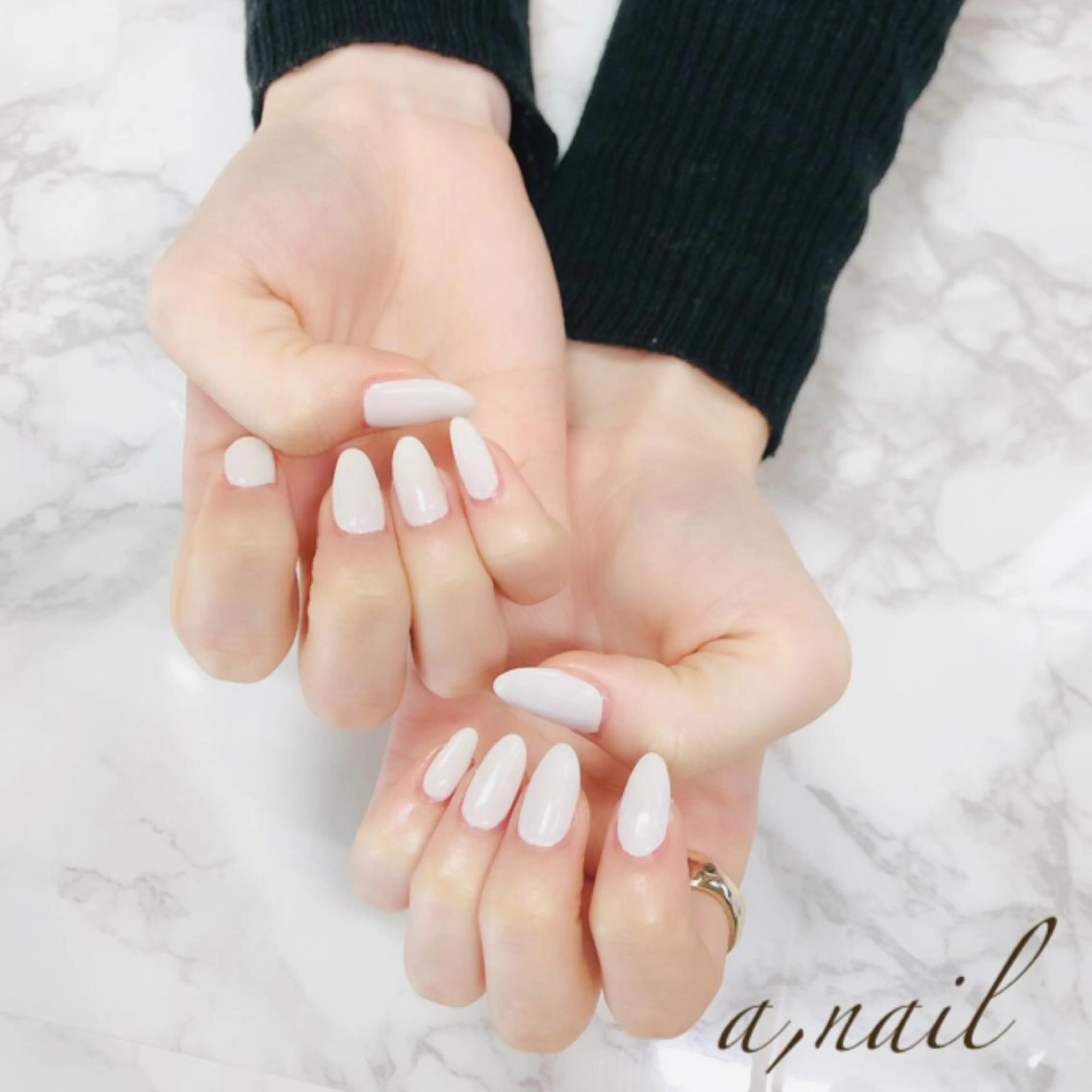 ネイル フットネイル ラメ(グリッター) ニュアンスネイル オフィスネイル ワンカラーネイル ハンドネイル ネイルサロン エーネイルのネイルデザイン