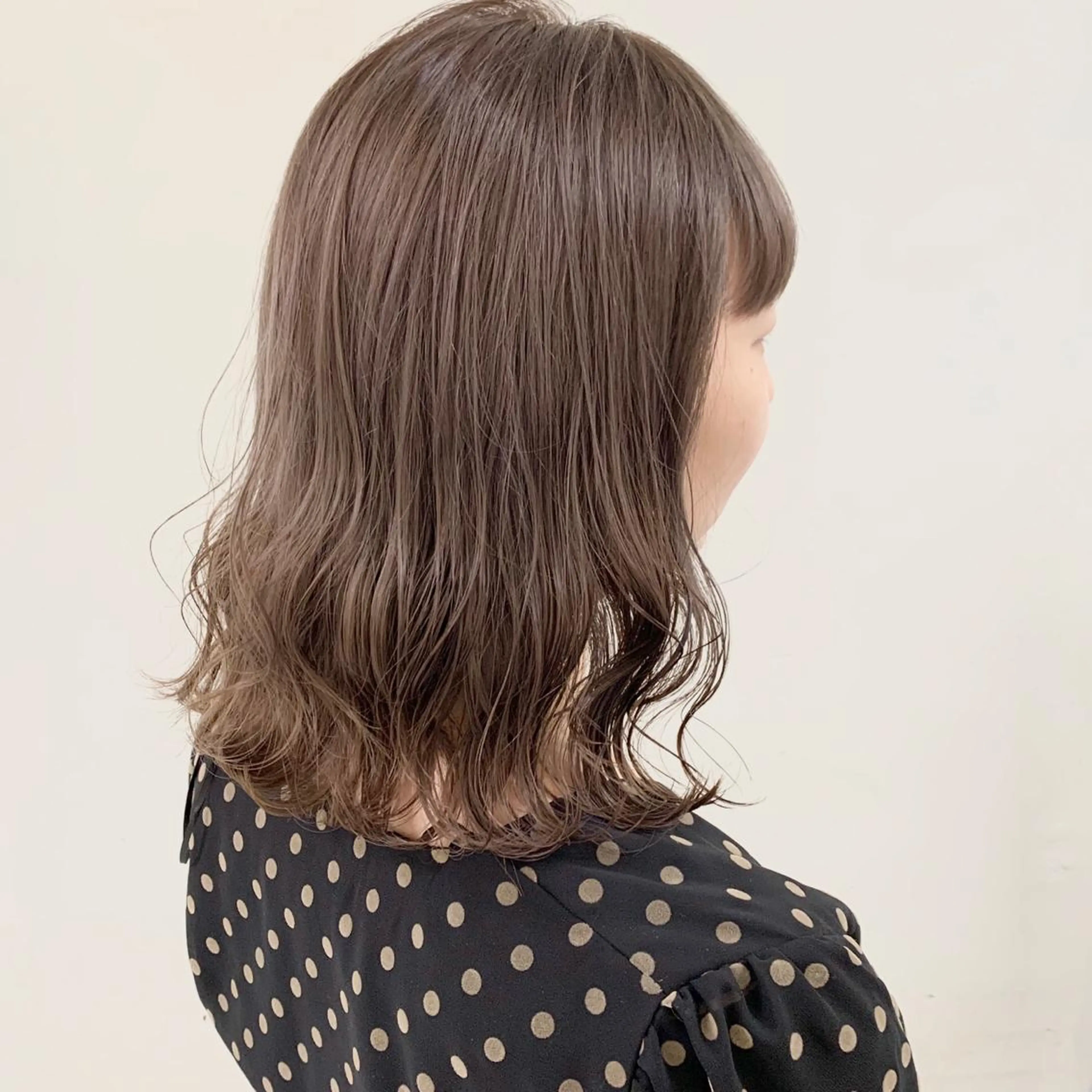 カラー グレージュ ミルクティーグレージュ 窪田 椋介のヘアスタイル
