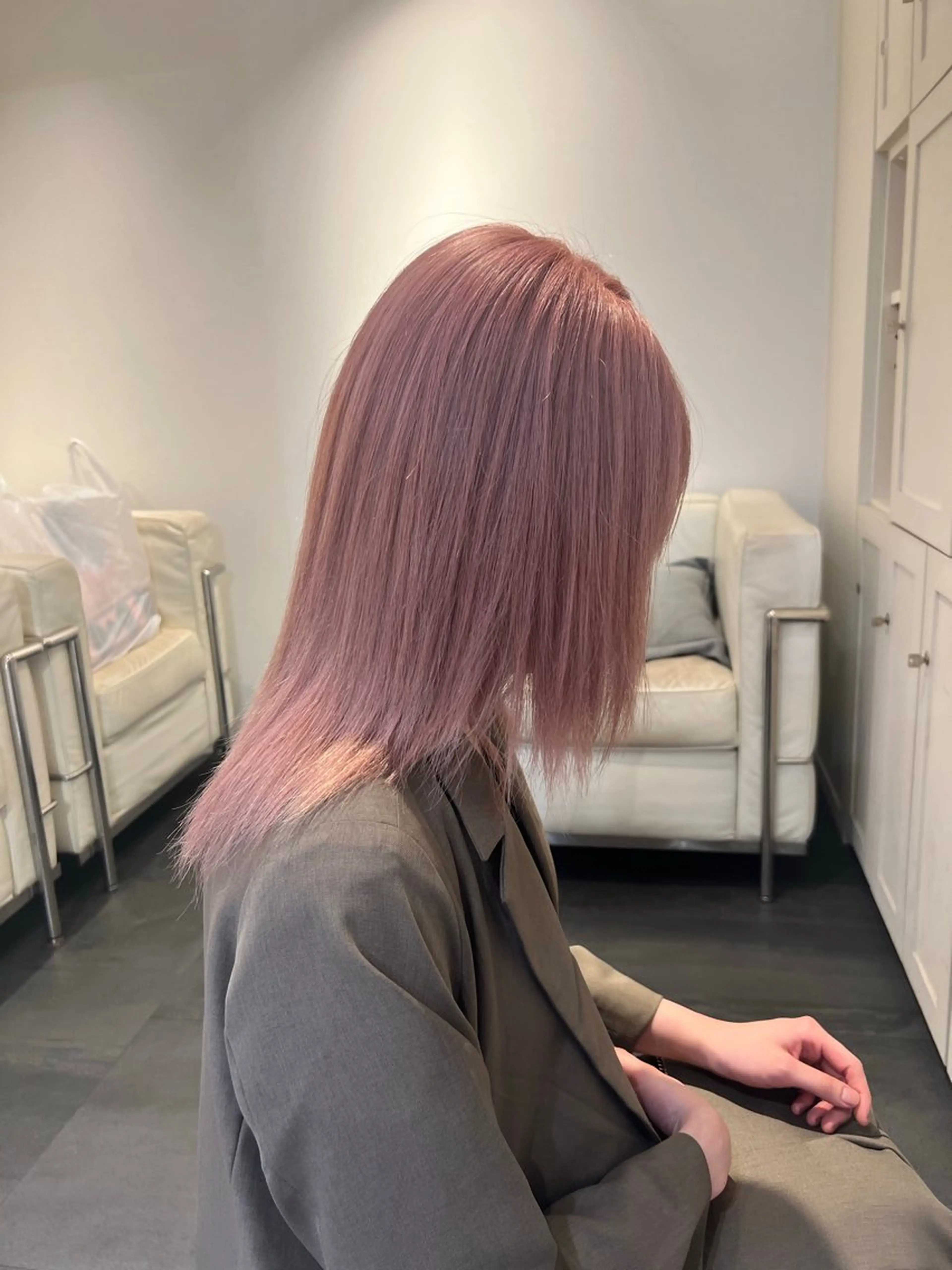 セミロング カラー 齋藤 瑞樹のヘアスタイル