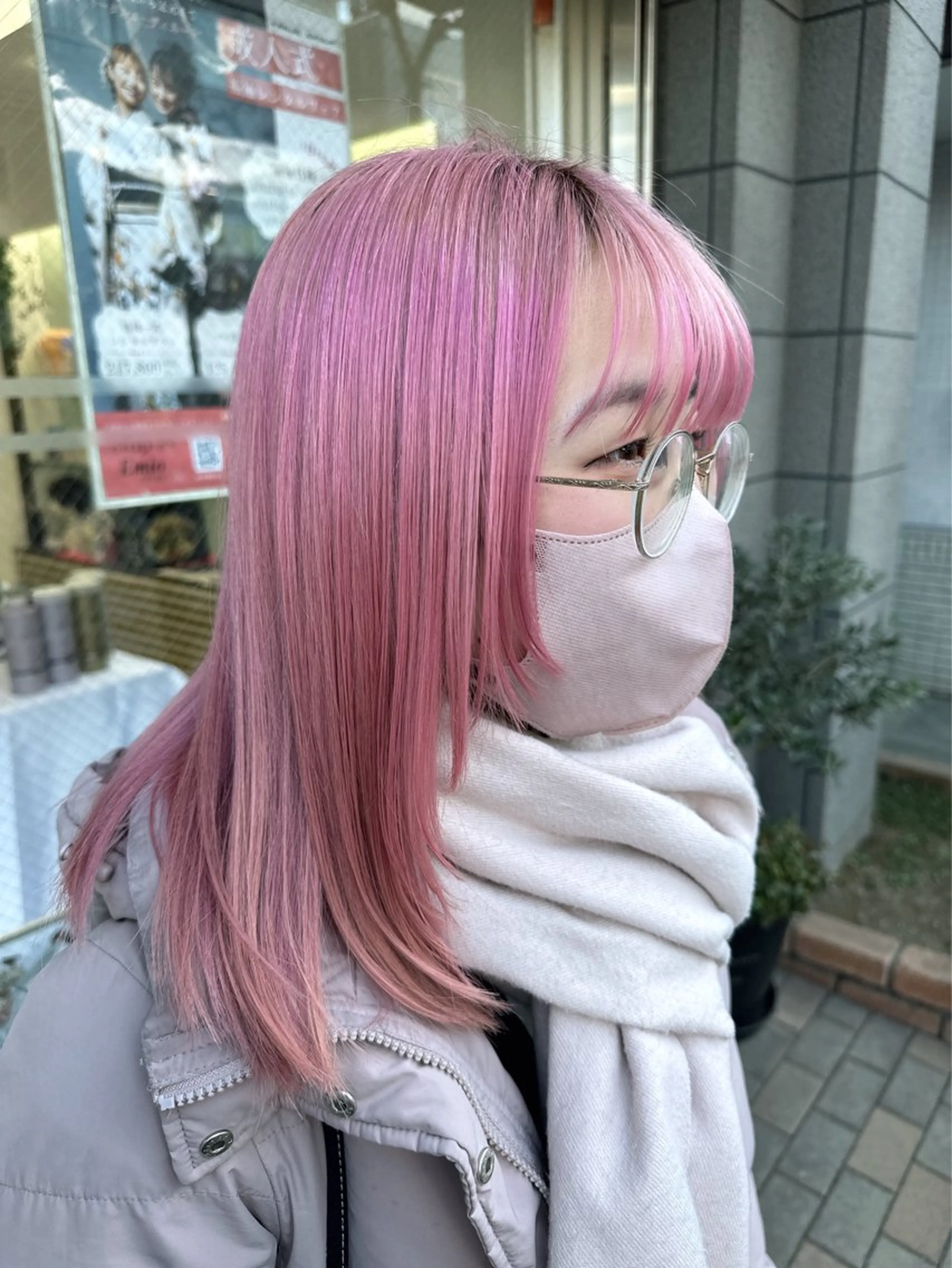 ミディアム レイヤー 艶々カラーのヘアスタイル