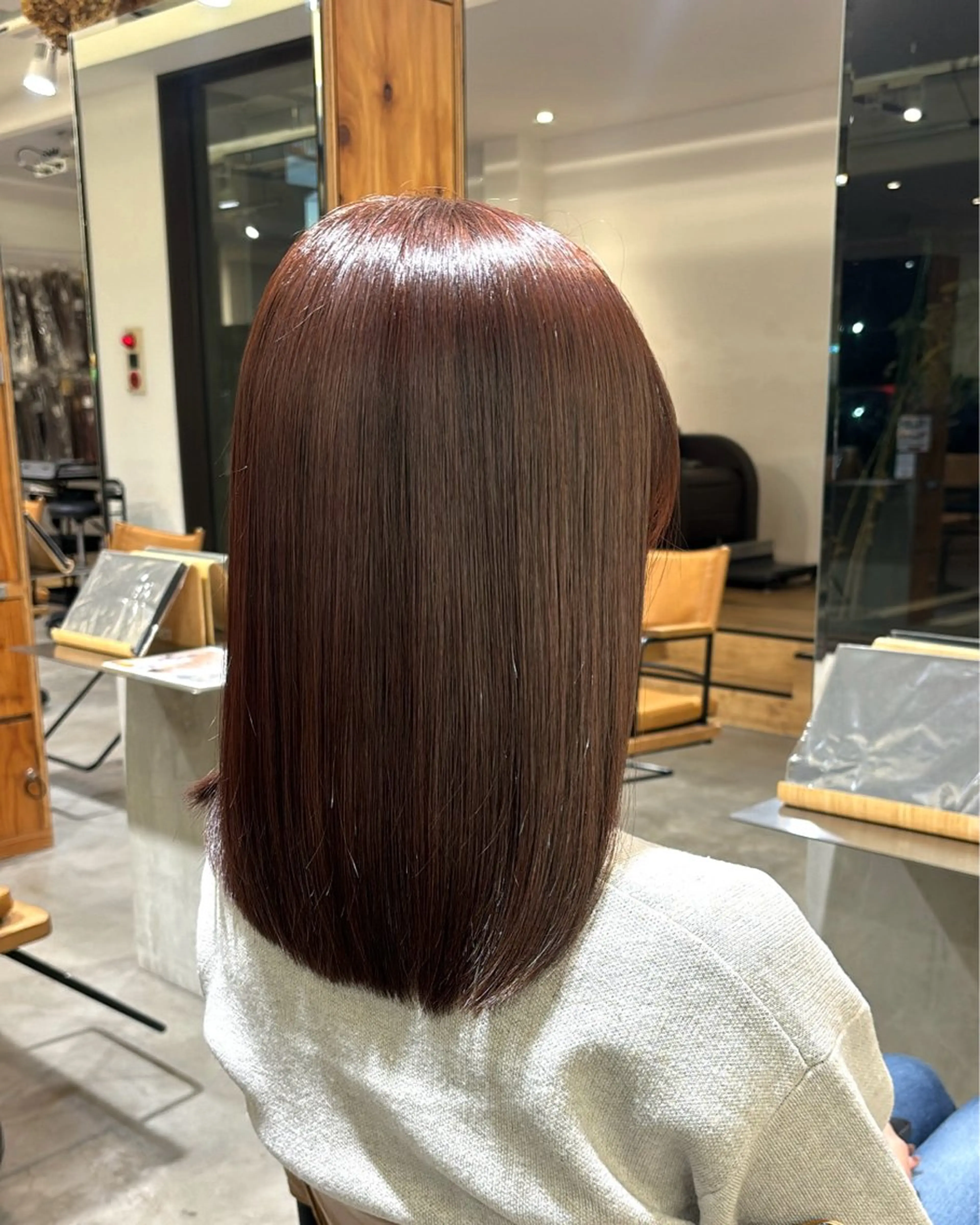 セミロング カラー ブラウンカラー ピンクカラー ピンクブラウン 小木曽 里華のヘアスタイル