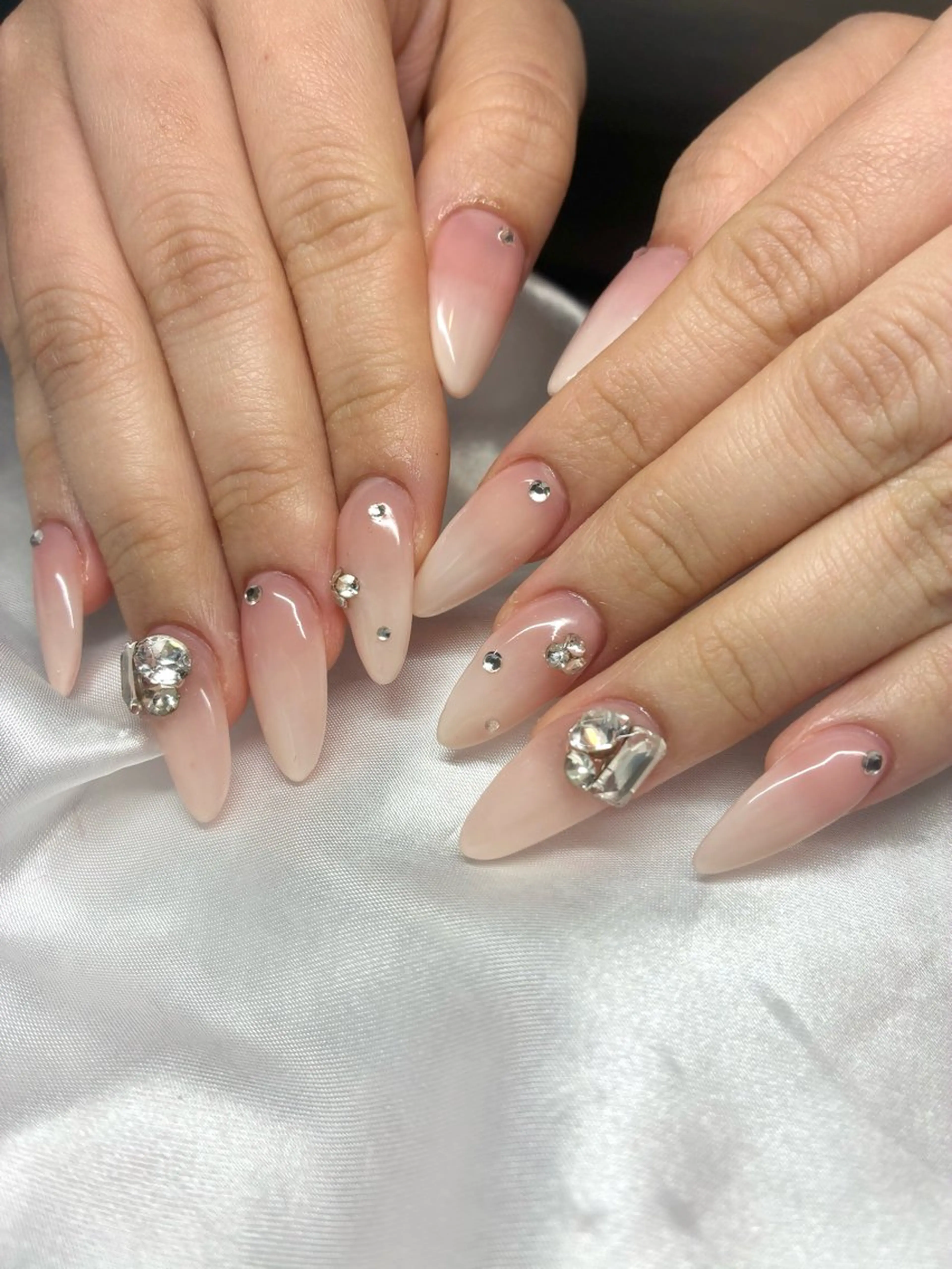ネイル ストーンネイル ハンドネイル Nail ヌシん家 AKANEのネイルデザイン