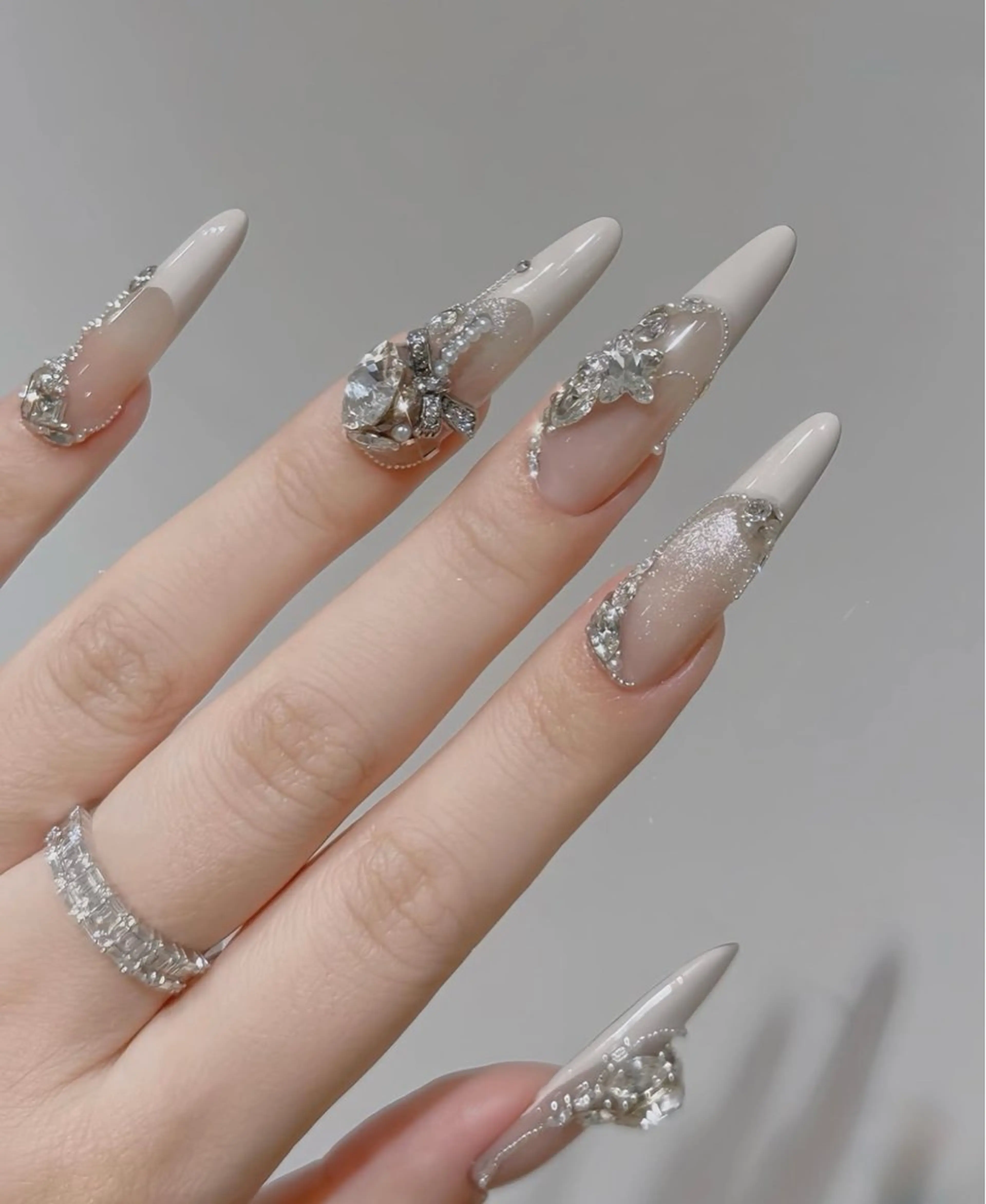 ネイル アートネイル チークネイル 氷ネイル・うるうるネイル 韓国ネイル マグネットネイル ハンドネイル NAILS168 新大久保店のネイルデザイン