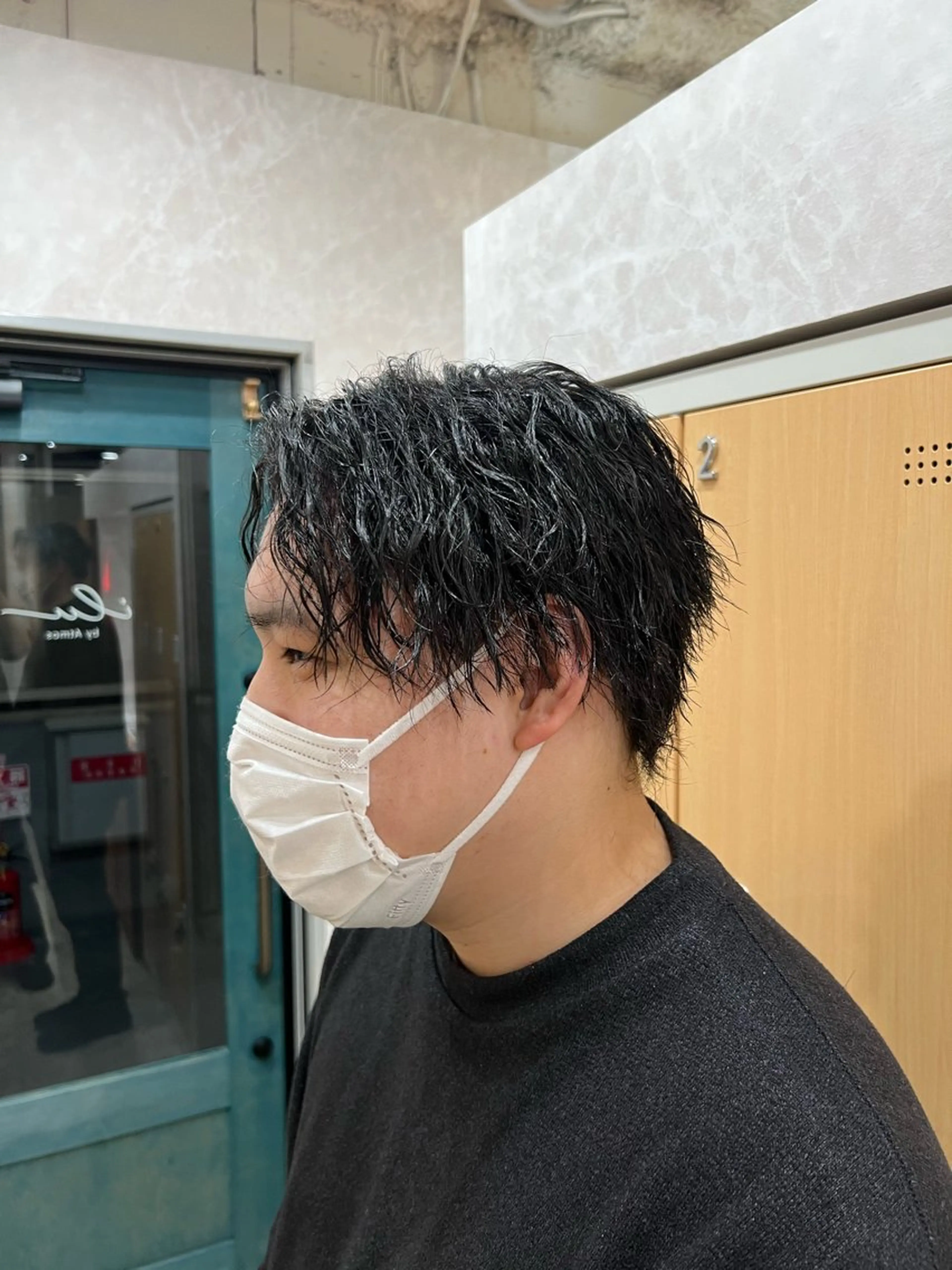 ショート パーマ メンズ センターパート メンズパーマ ストレートパーマ 近藤 叶大のヘアスタイル