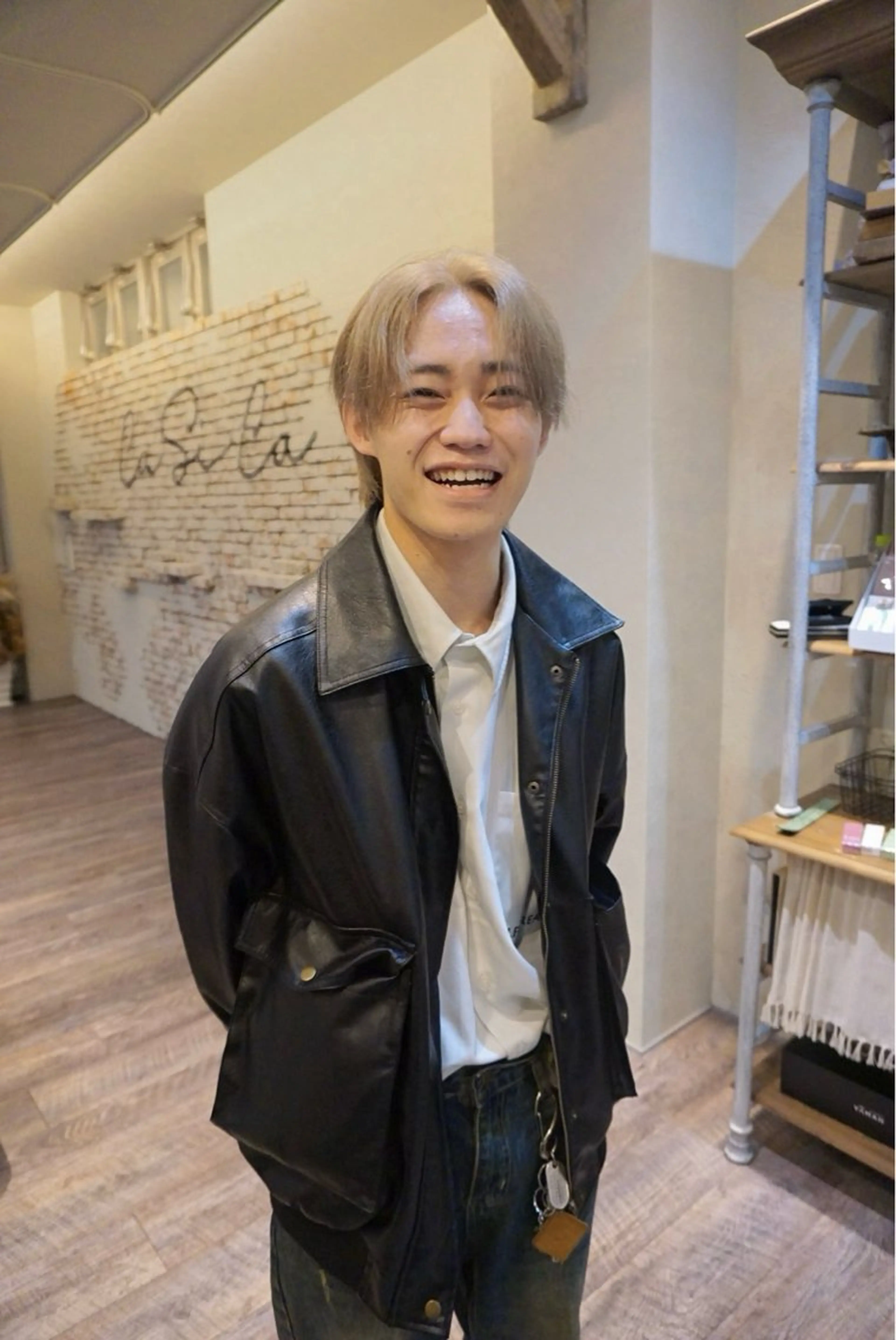 ショート カラー ベージュカラー デザインパーマ 藤田和樹のヘアスタイル