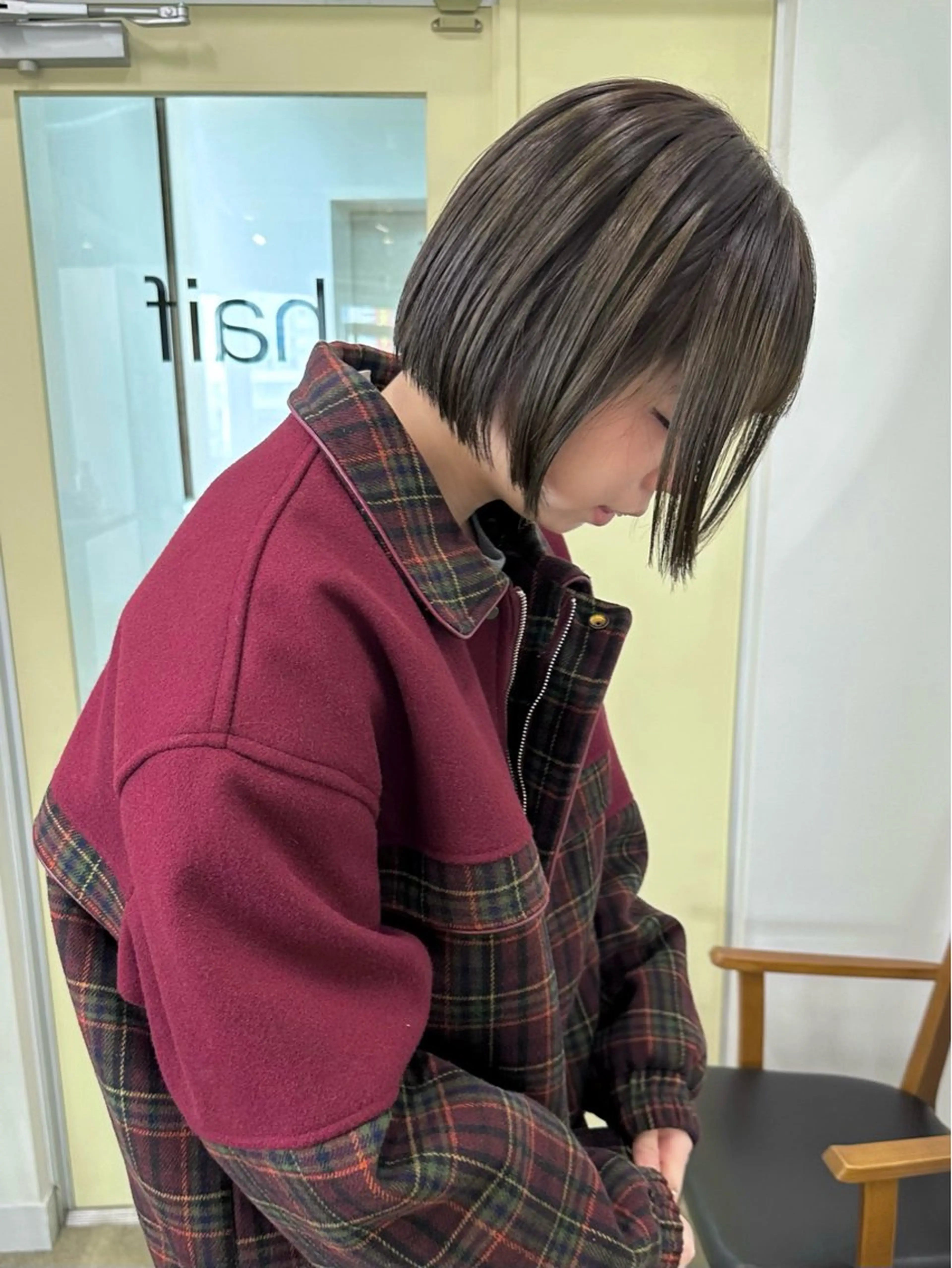 ミディアム カラー グレージュ オリーブグレージュ オリーブグレー ボブ カット ヘアカラー 四日市/レイヤー /似合わせカットのヘアスタイル