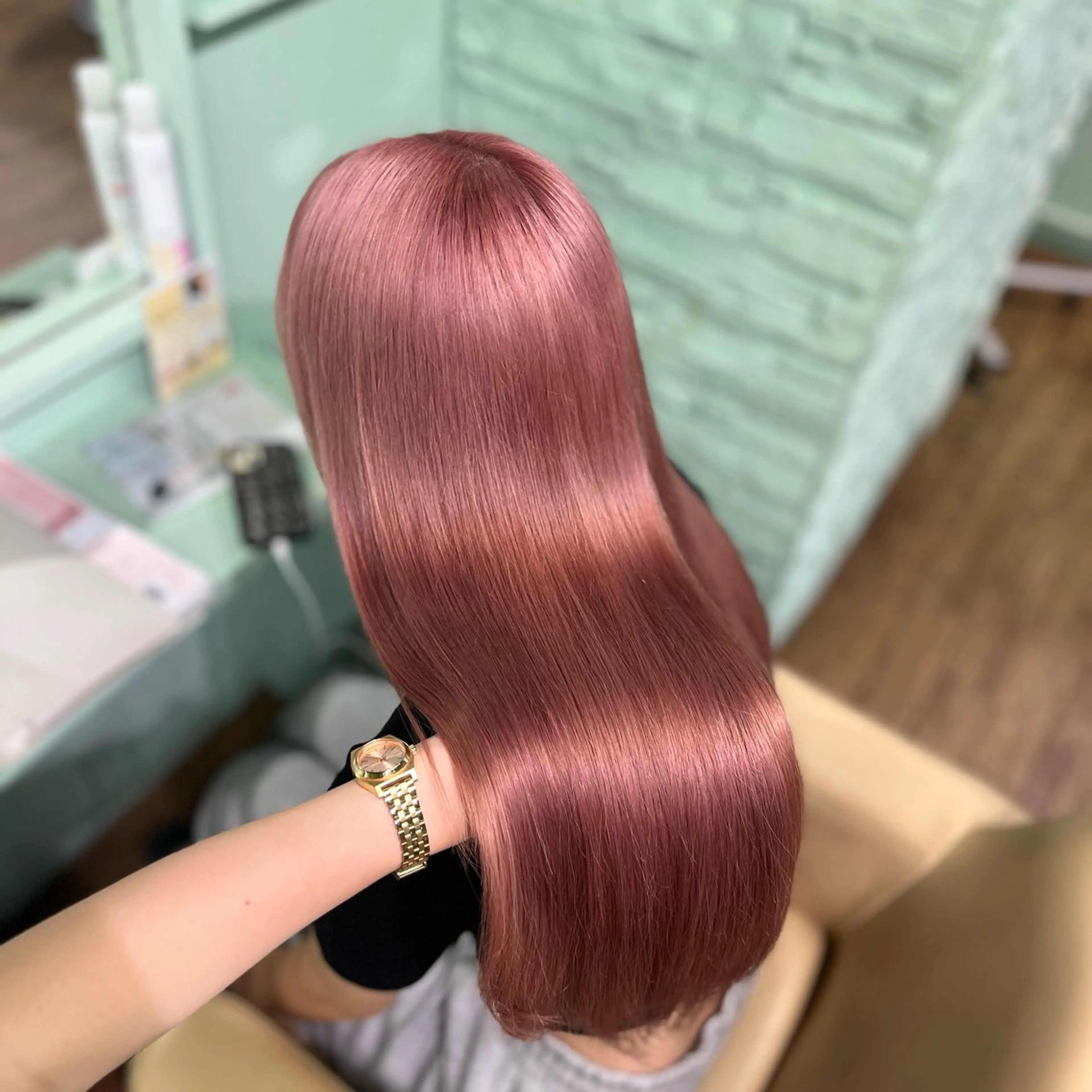 セミロング カラー ヘアカラー 🌙Runa つや髪 /モテ/小顔カットのヘアスタイル