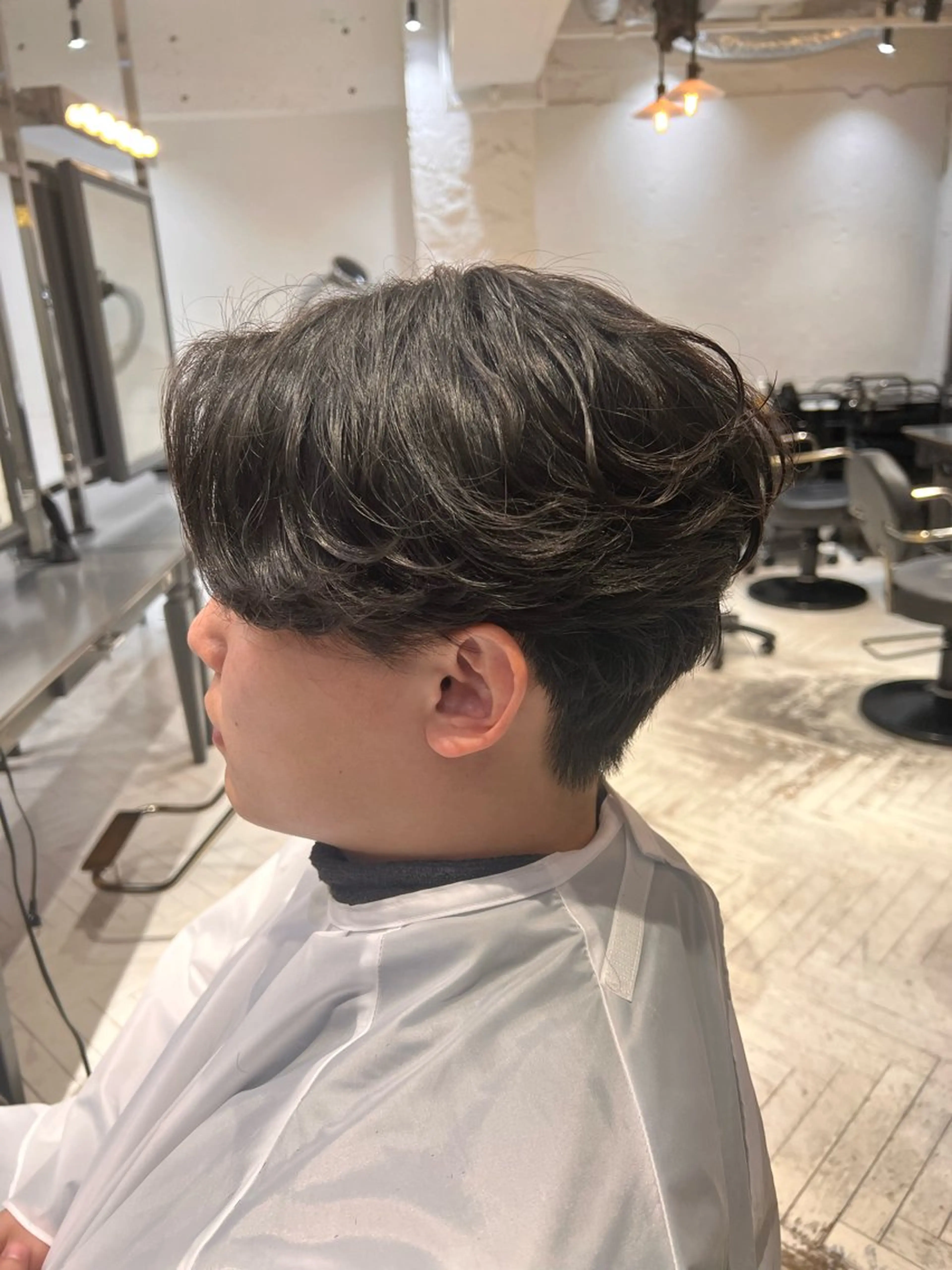 メンズ フェザーパーマ メンズパーマ Ryosuke ブリーチ縮毛矯正特化のヘアスタイル