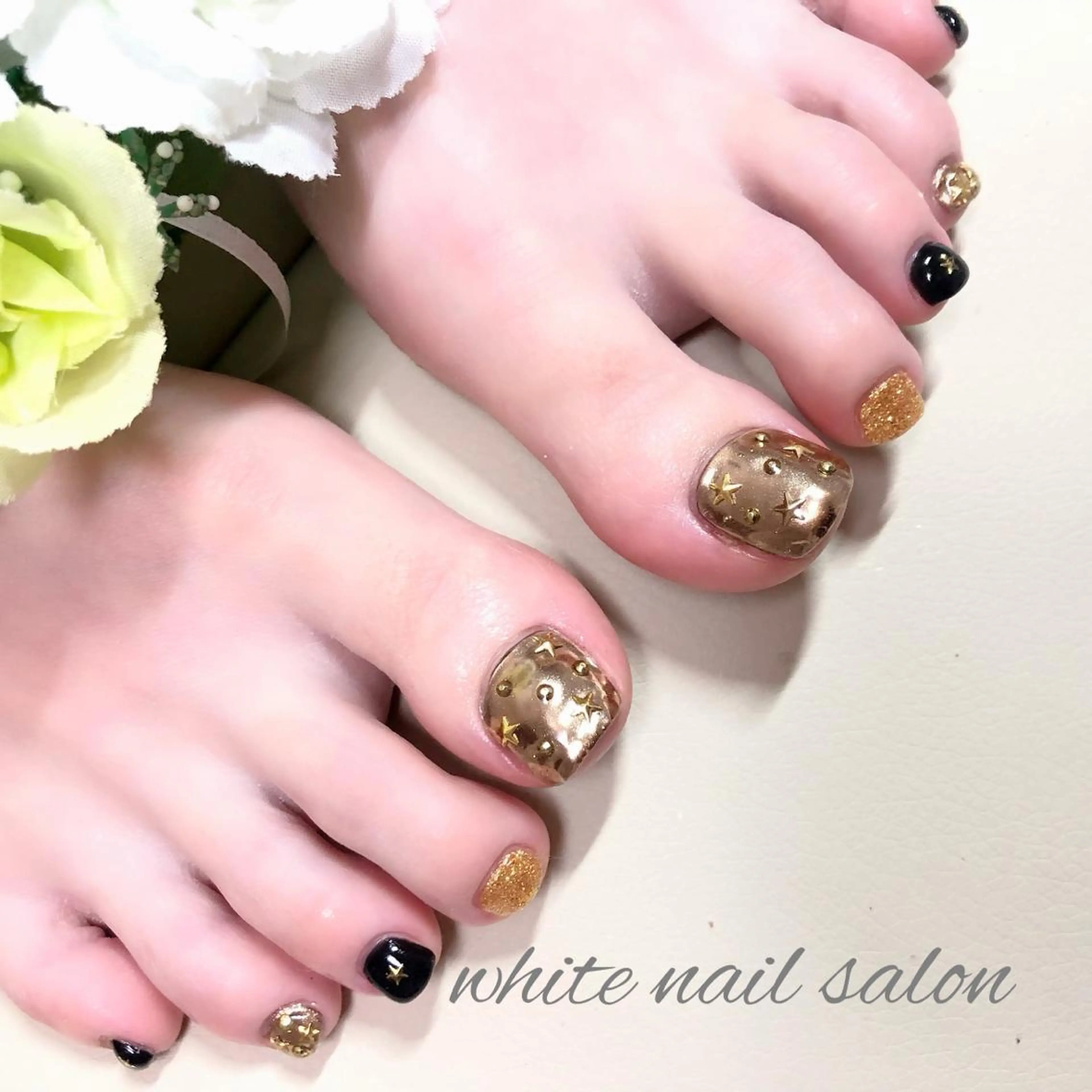 ネイル ジェルネイル ハードジェル 持ち込み ソフトジェル フットネイル white nail salonのネイルデザイン