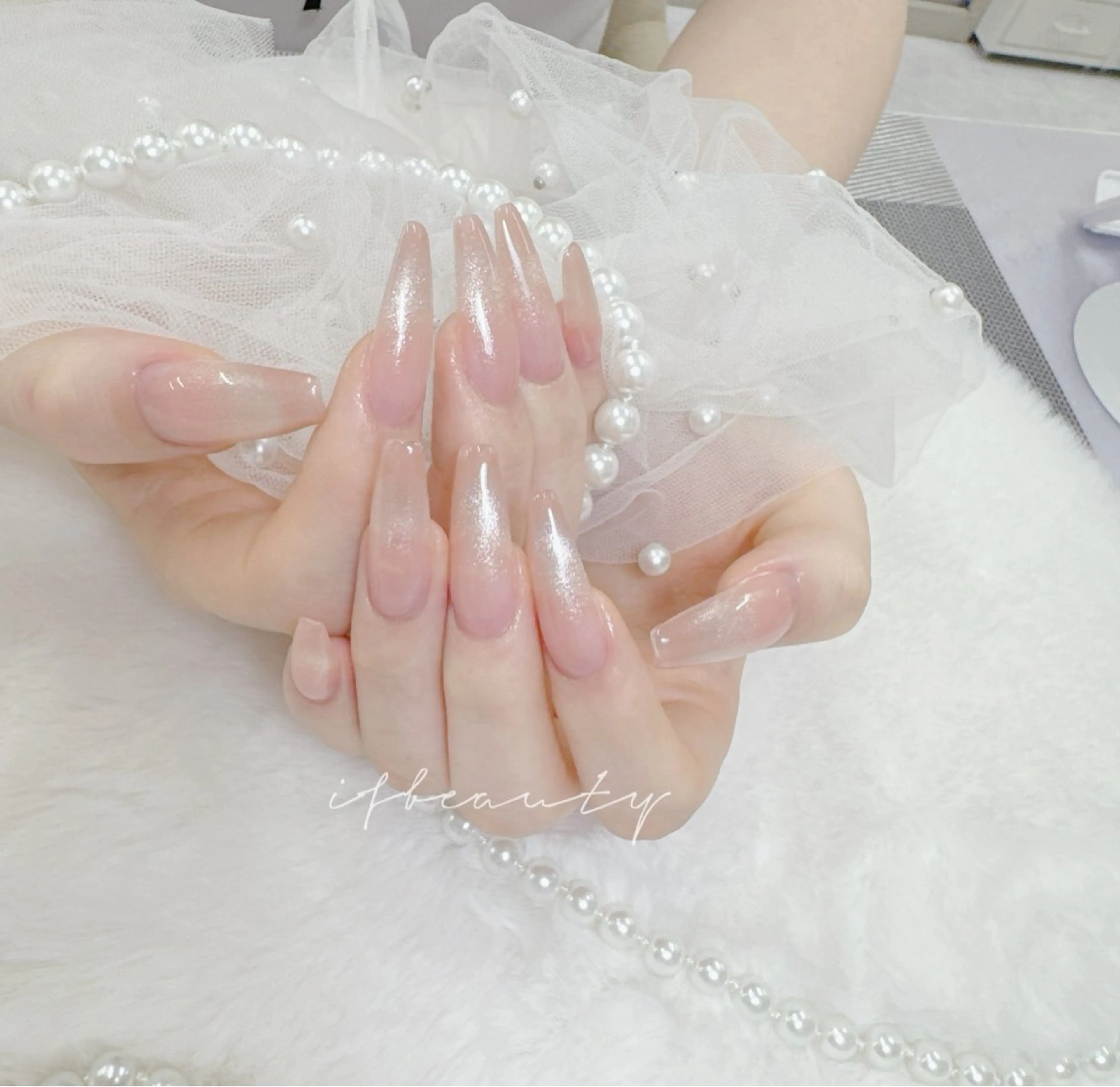 ネイル アートネイル グラデーション 氷ネイル・うるうるネイル キラキラネイル 韓国ネイル ハンドネイル 💓mi.o Nail御徒町店のネイルデザイン