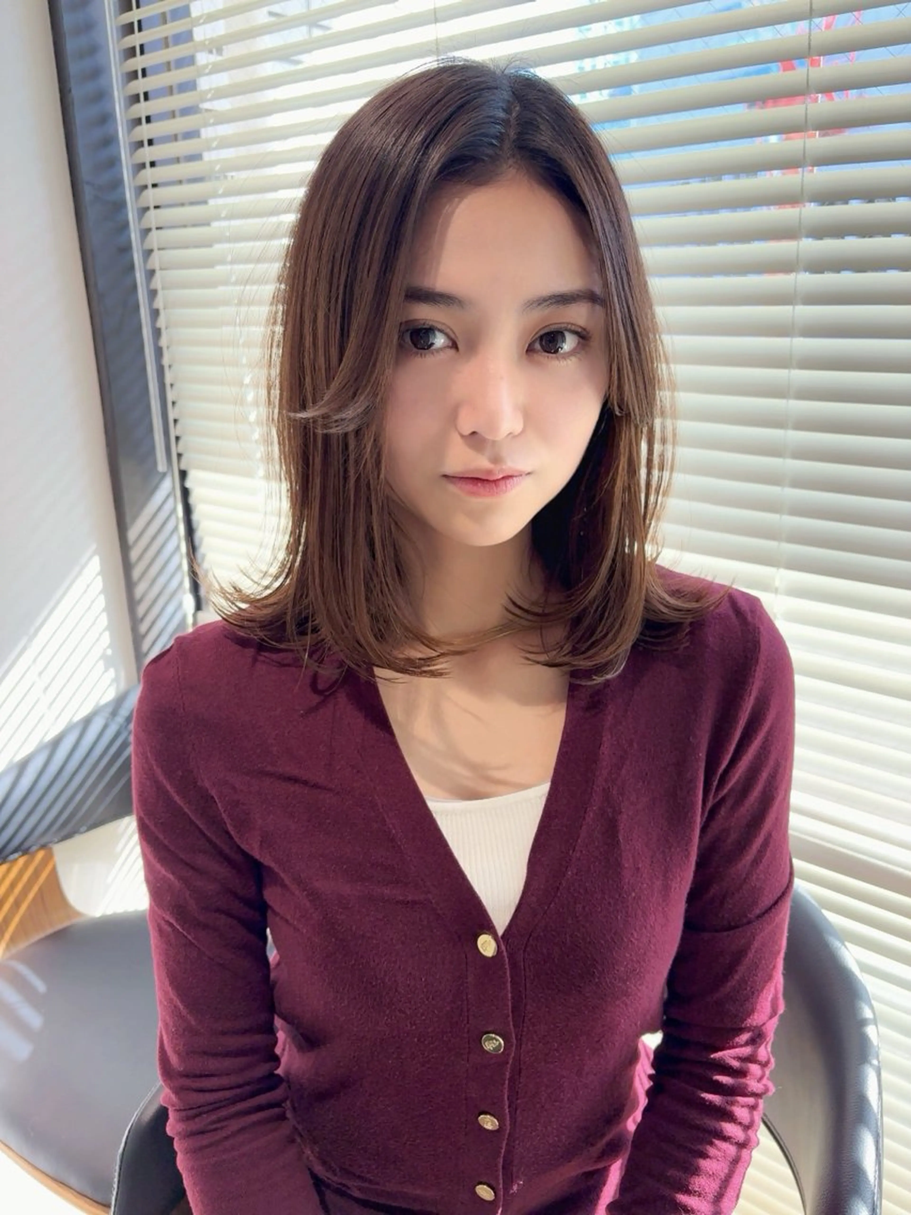 ミディアム カラー ヘアアレンジ 透明感カラー くびれヘア 顔まわりレイヤー 顔周りカット 韓国風ヘア カット ヘアカラー トリートメント ヘッドスパ ヘアセット 二ヶ月綺麗なデザイン カット/星野六三四のヘアスタイル