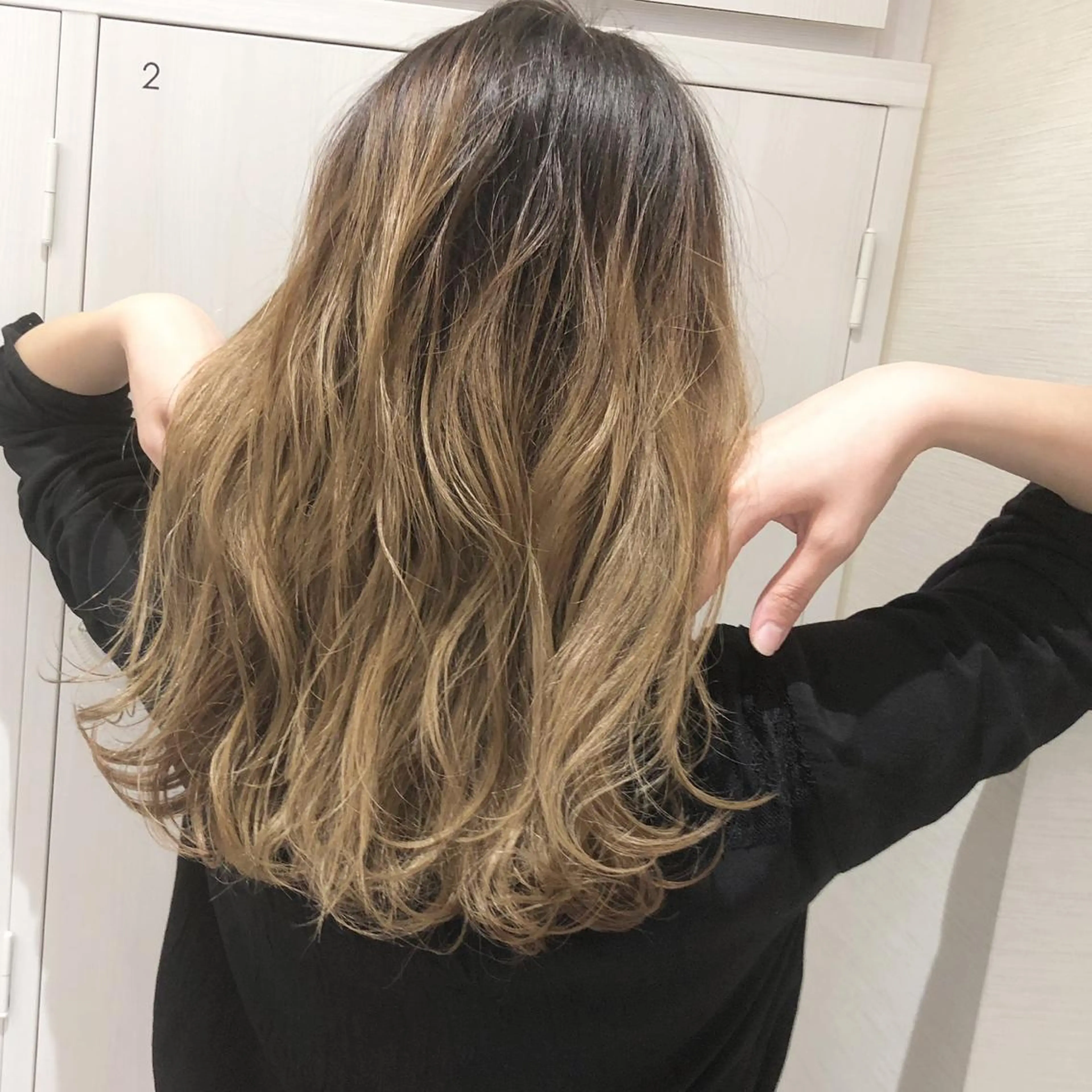 カラー 三鷹で1番ショート ボブをカットする新谷のヘアスタイル