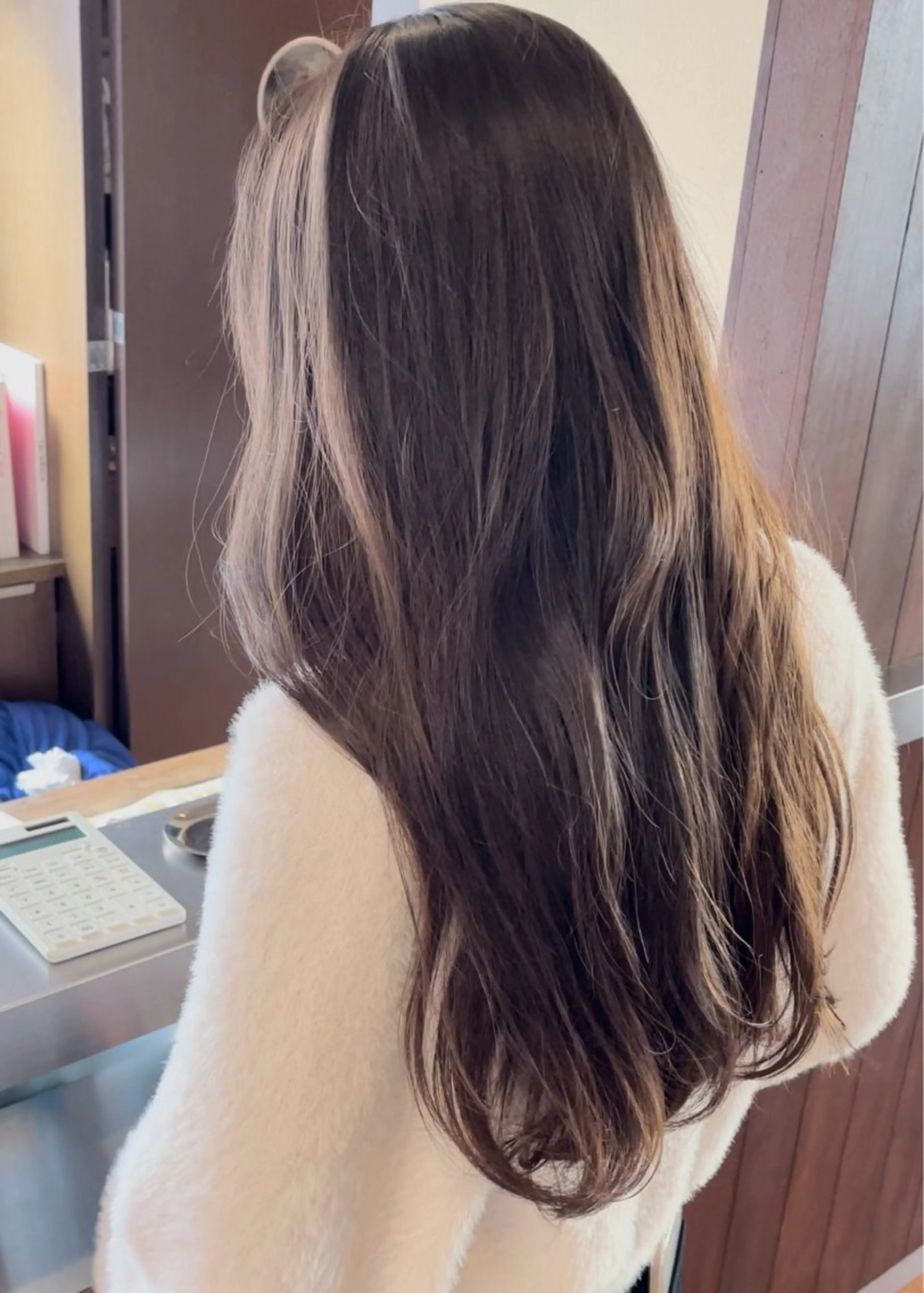 セミロング カラー ブリーチ ダブルカラー グレージュ ブリーチなしカラー カット ヘアカラー トリートメント 田室 和幸のヘアスタイル