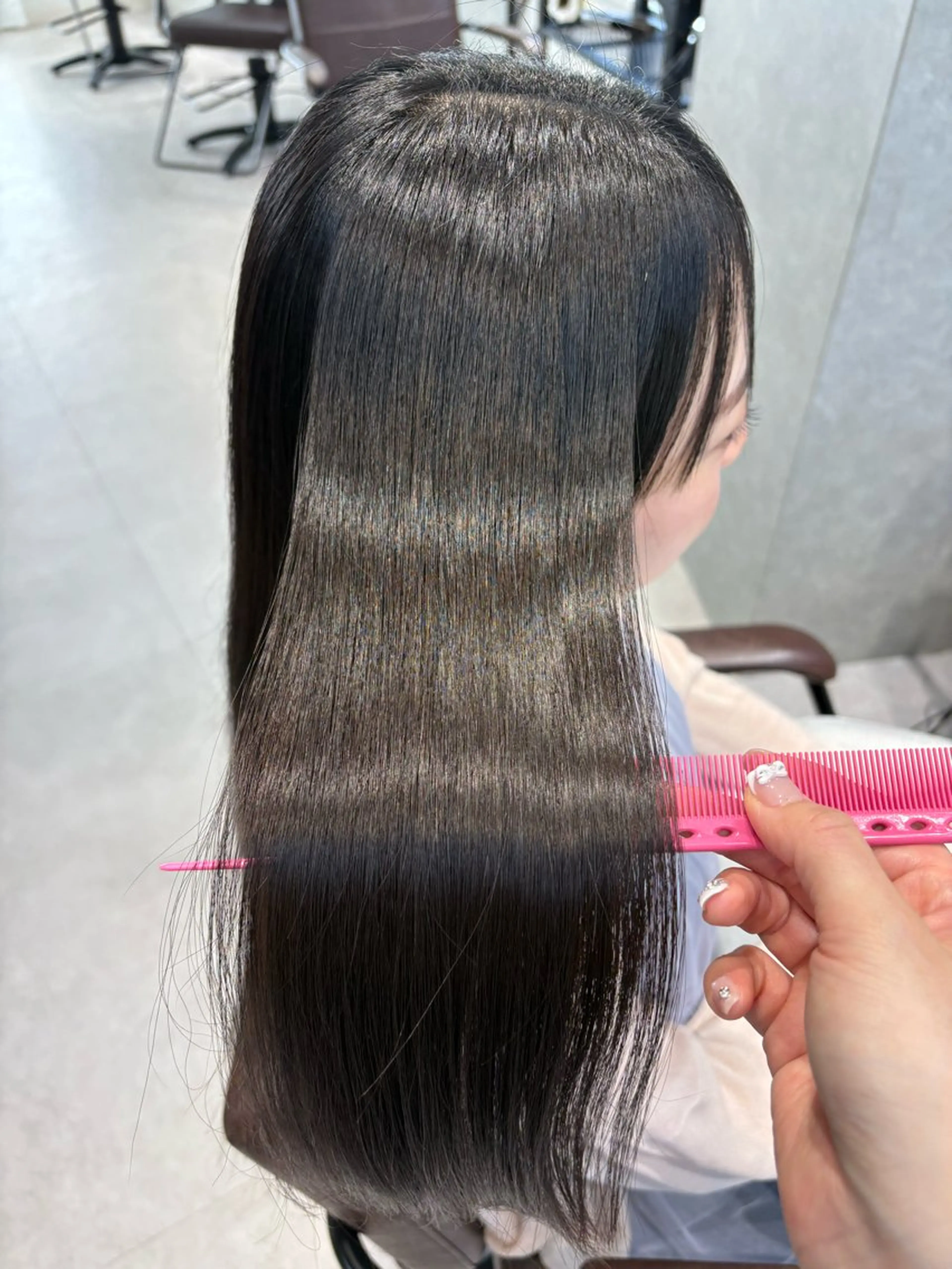 ロング 縮毛矯正 ninaアイドル前髪 ×透明感🎀のヘアスタイル