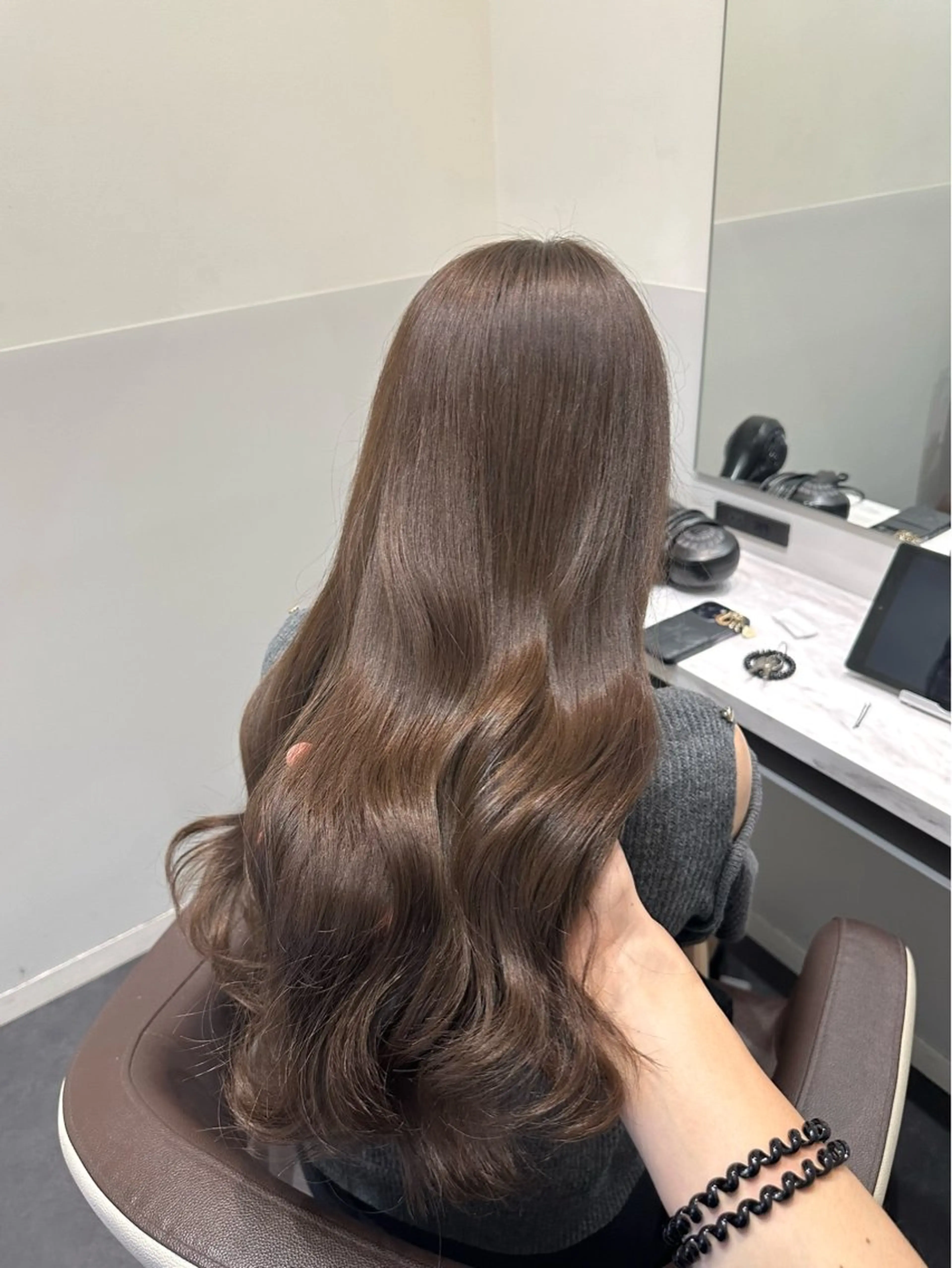 ロング カラー ベージュカラー ブリーチ ブリーチなしカラー 矢野 晃平のヘアスタイル