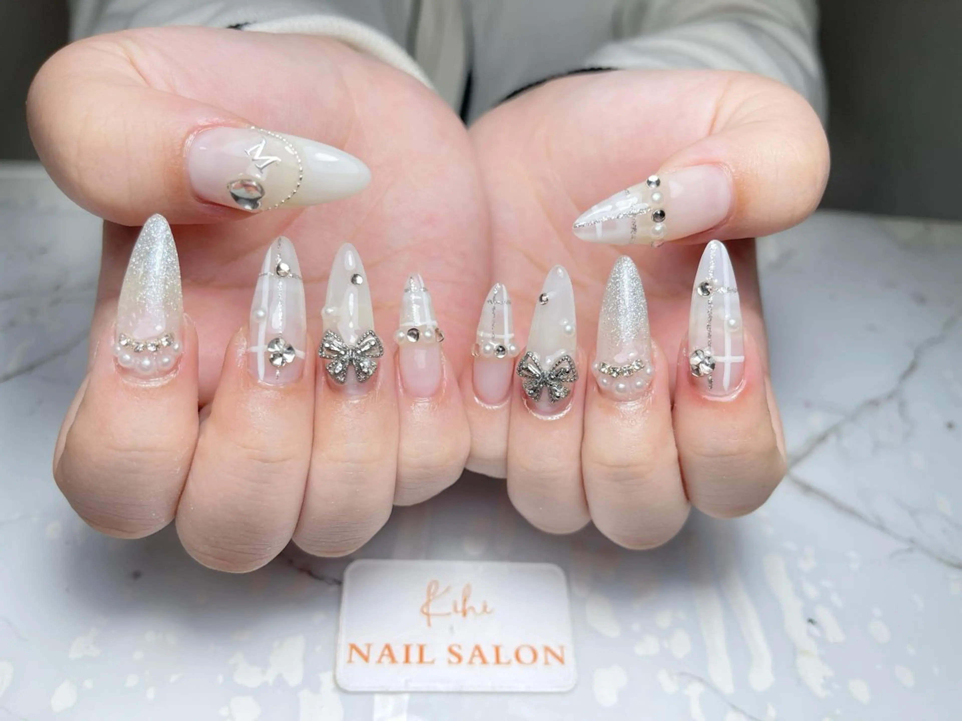 ネイル アートネイル フレンチネイル ジェルネイル グラデーション 韓国ネイル ハンドネイル 💕鈴木ユリ パラジェル/オフ無料のネイルデザイン