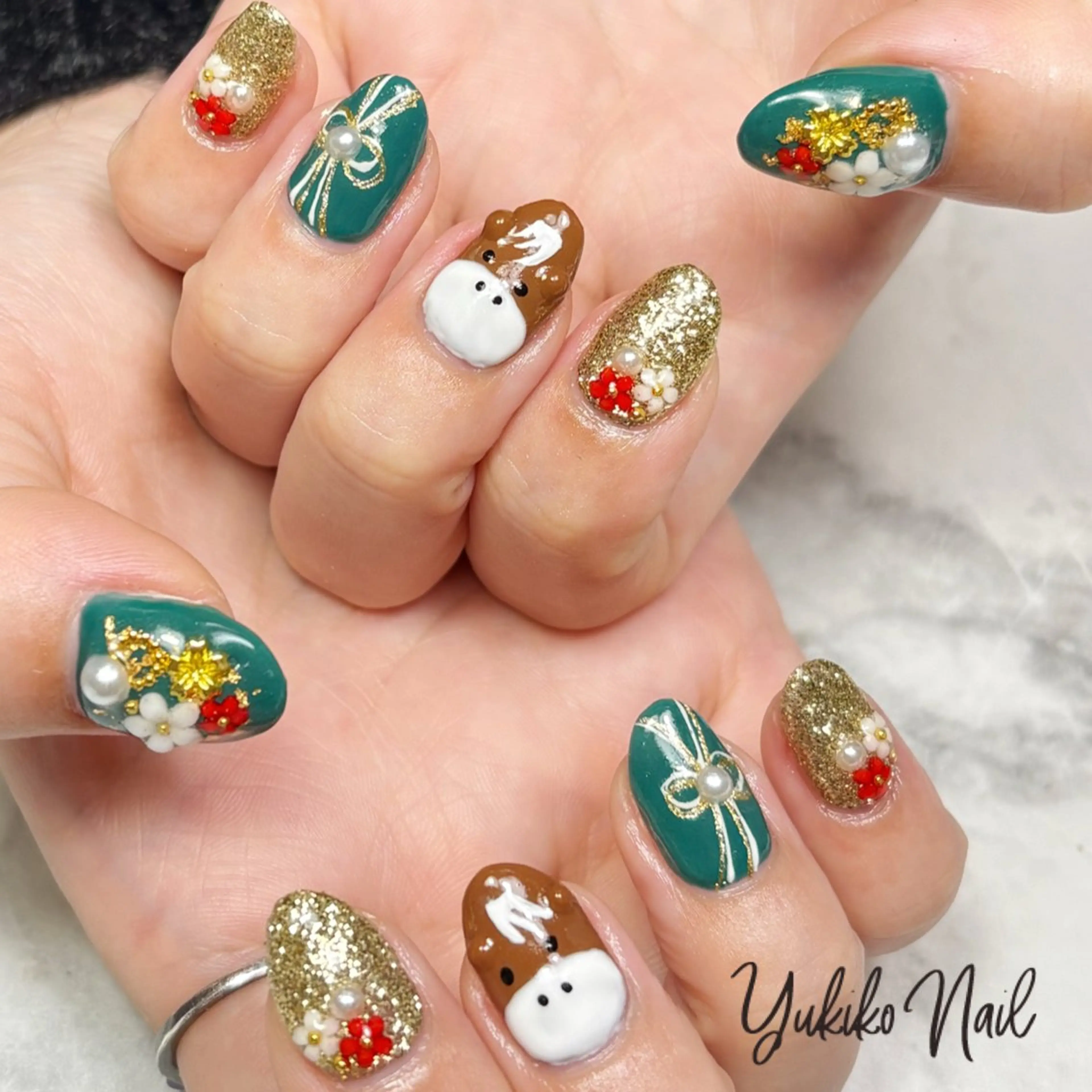 ネイル アートネイル グリーン 赤色 ハンドネイル ユキコ ネイルのネイルデザイン