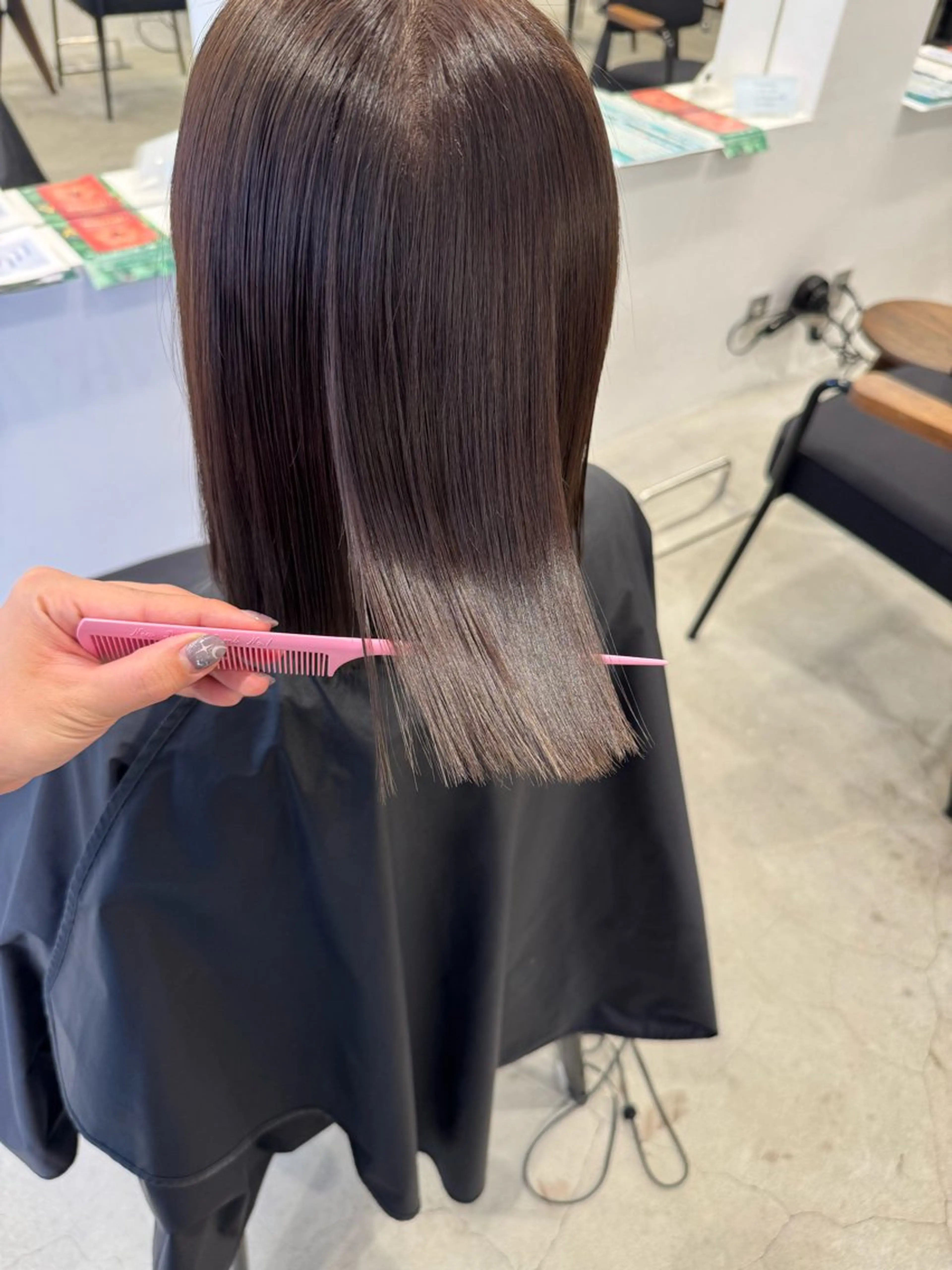 ミディアム カラー グレージュ オリーブグレージュ オリーブグレー 萩原 紗妃のヘアスタイル