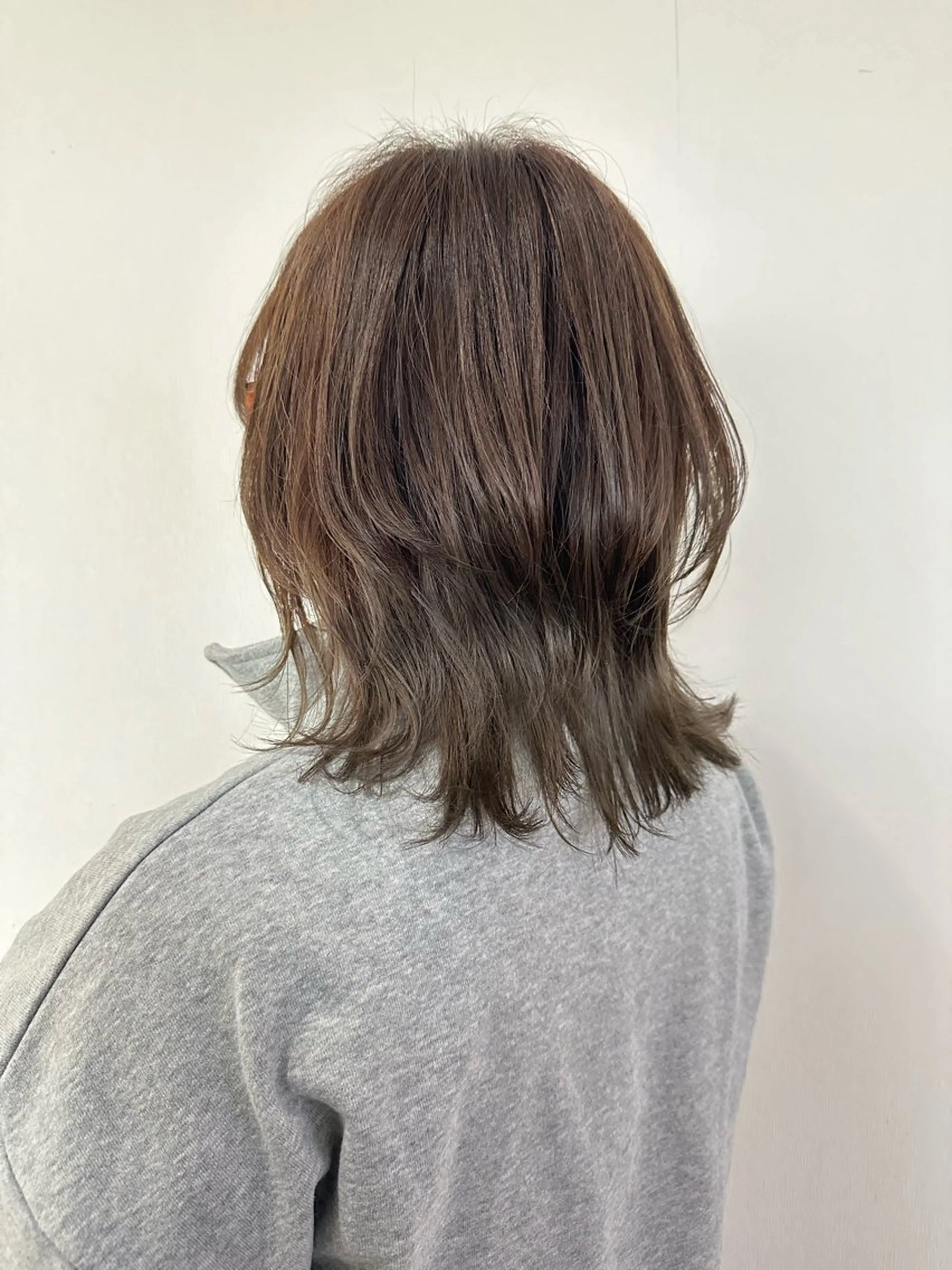 ミディアム カラー ハイライトカラー ハイライト ウルフカット 相澤 茉澄のマツエク・マツパデザイン