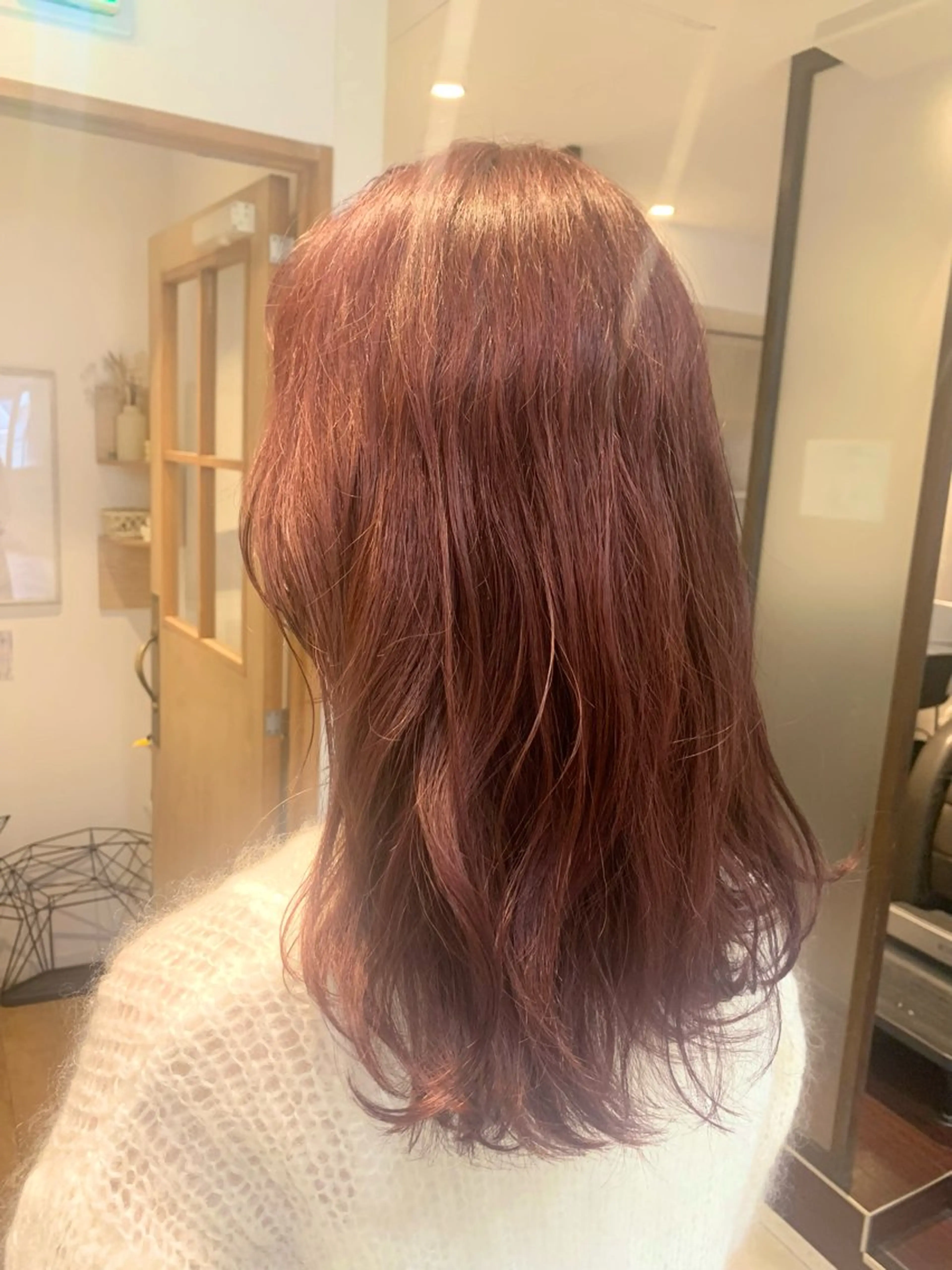 セミロング カラー 庄司 沙羅のヘアスタイル