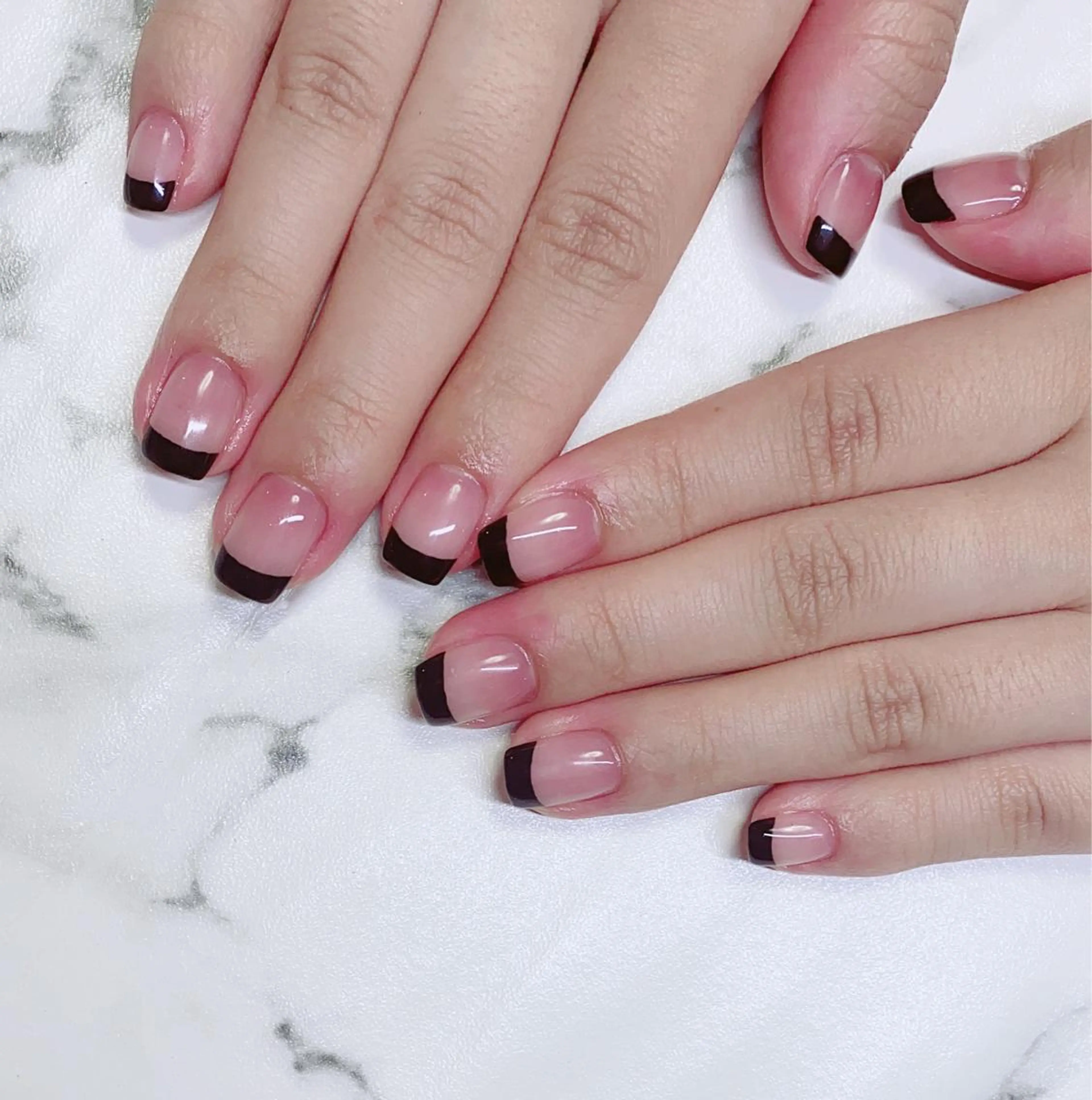 ロング カラー ネイル フレンチネイル Q Free nailsのネイルデザイン