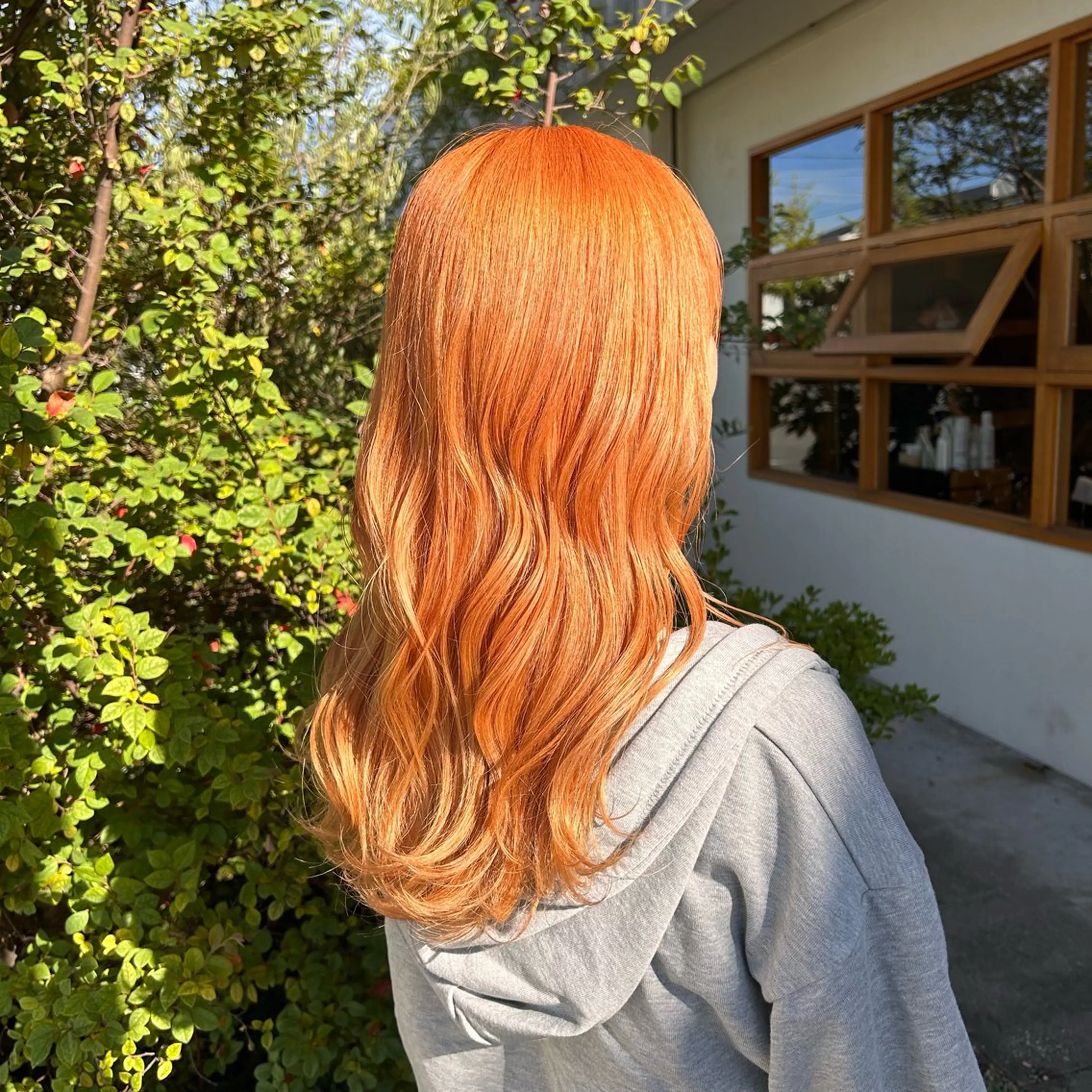 ロング カラー オレンジ ヘアカラー 山本 知佳のヘアスタイル