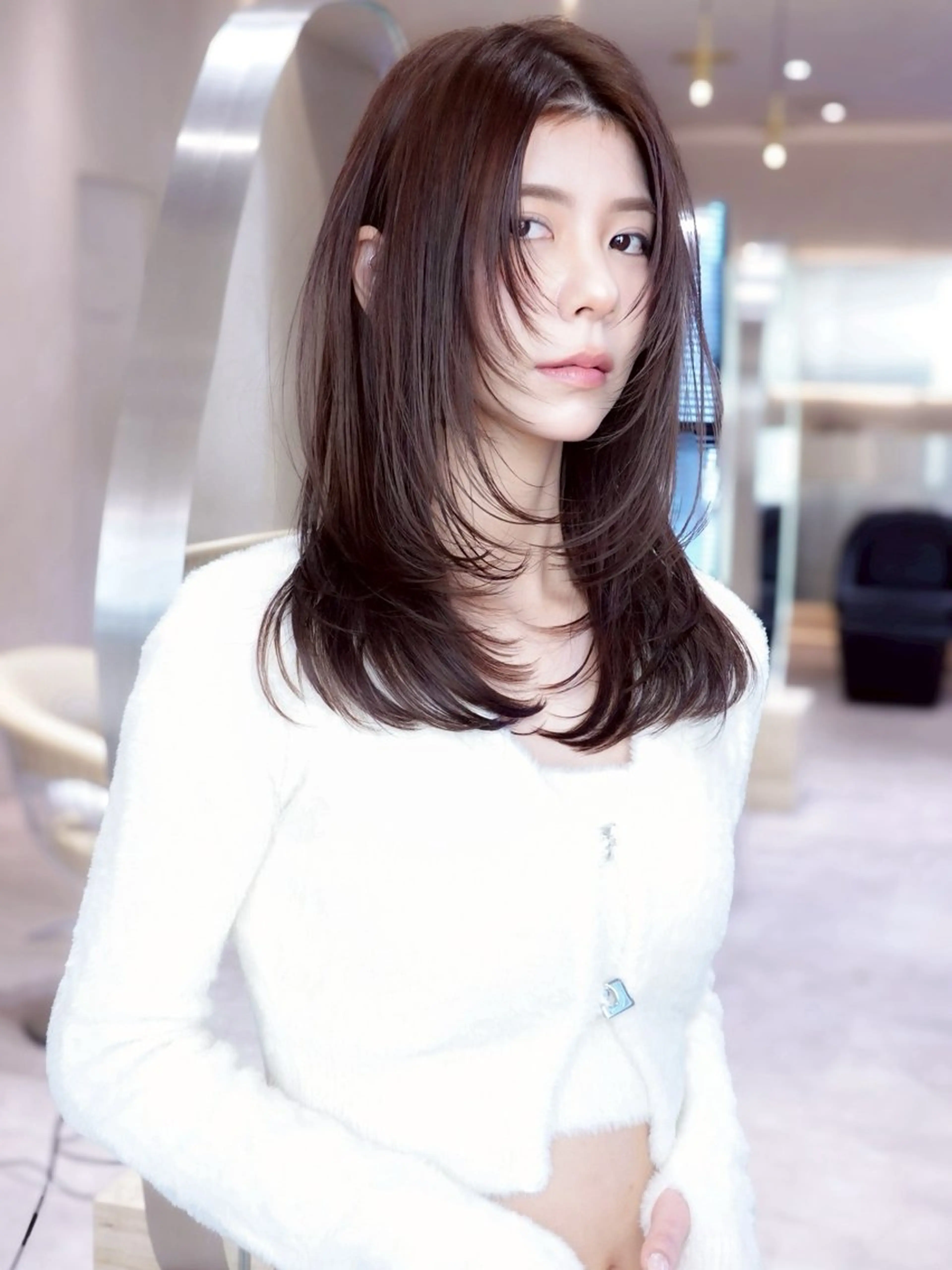 セミロング 顔まわりレイヤー 顔周りカット レイヤーカット 小顔カット カット ヘアカラー トリートメント レイヤー似合わせ 透明感カラーりきやのヘアスタイル