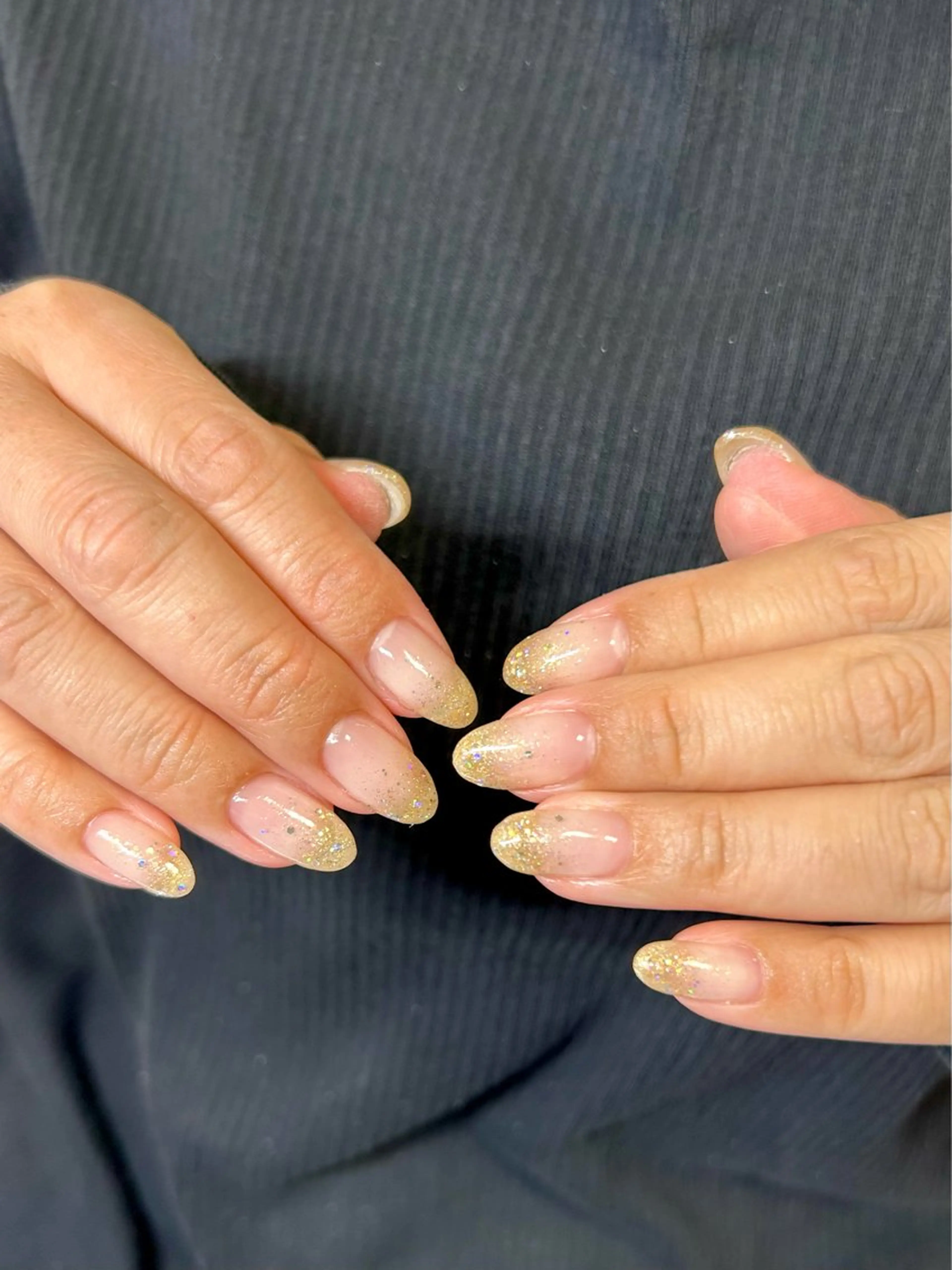 ネイル グラデーション ラメ(グリッター) ラメグラデーション Alice / Nanaのネイルデザイン