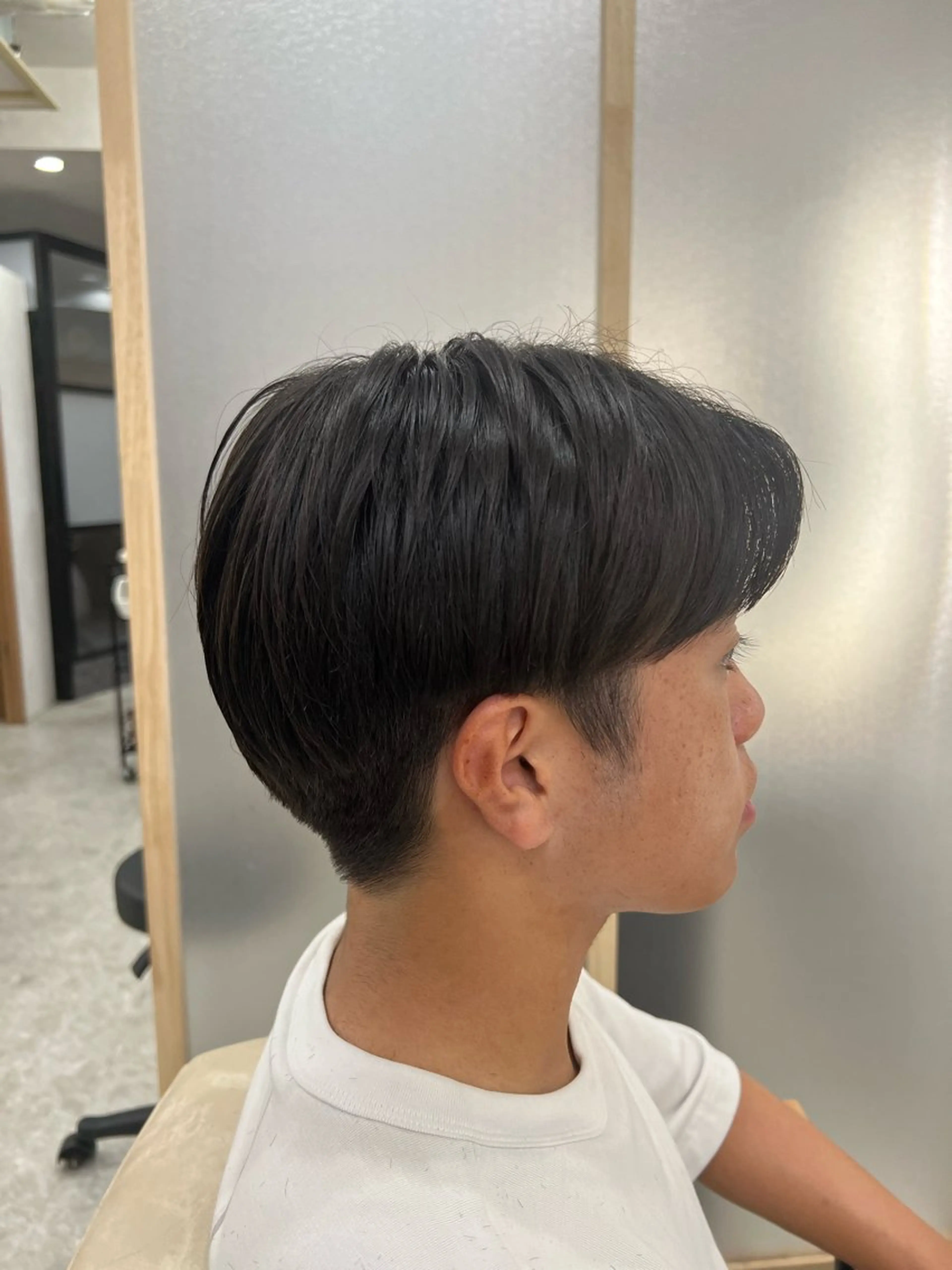 メンズ センターパート カット 🟡ショートカット 髪質改善・Tomoのヘアスタイル